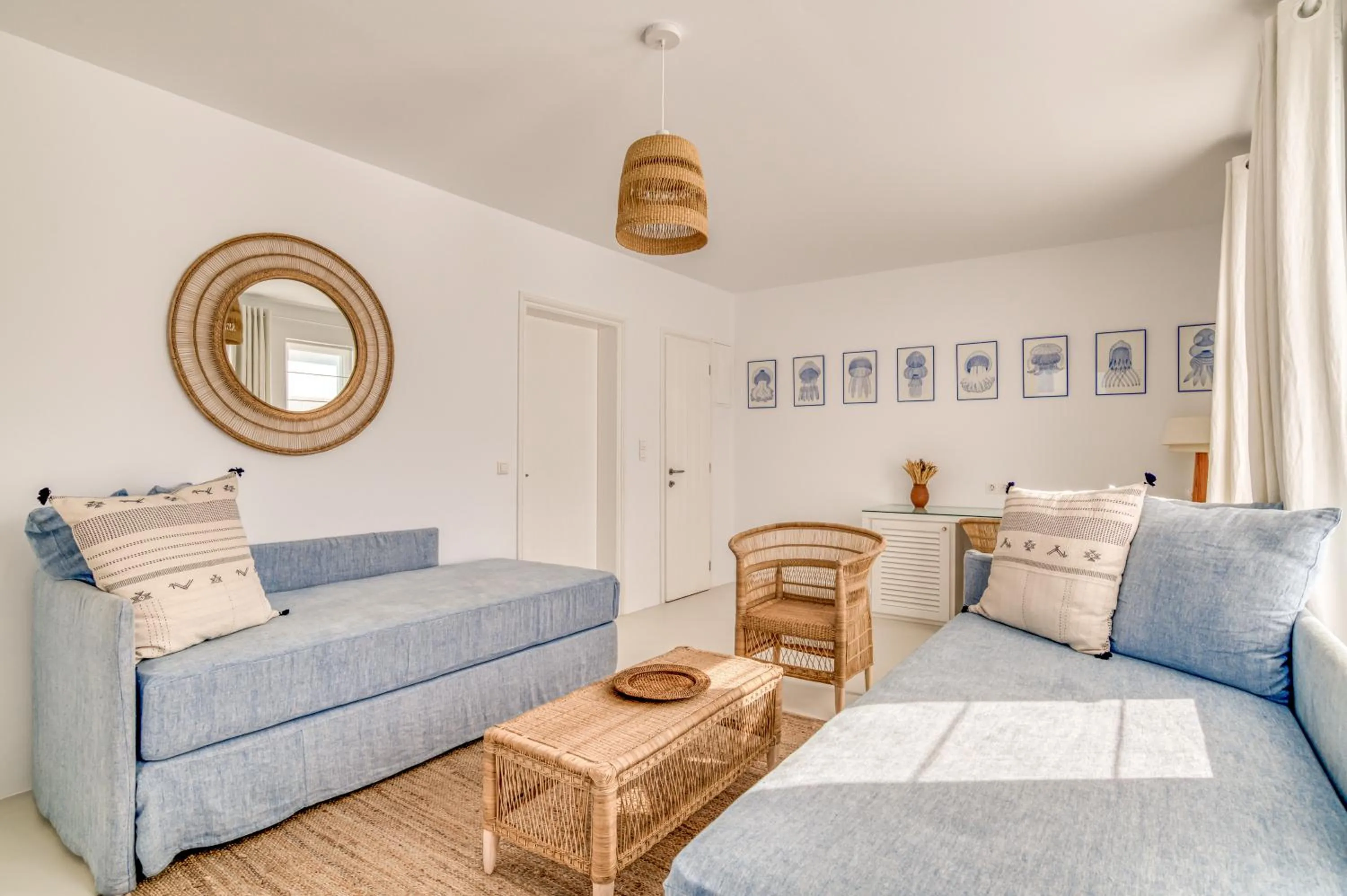 Living room, Bed in Villa Bellonia