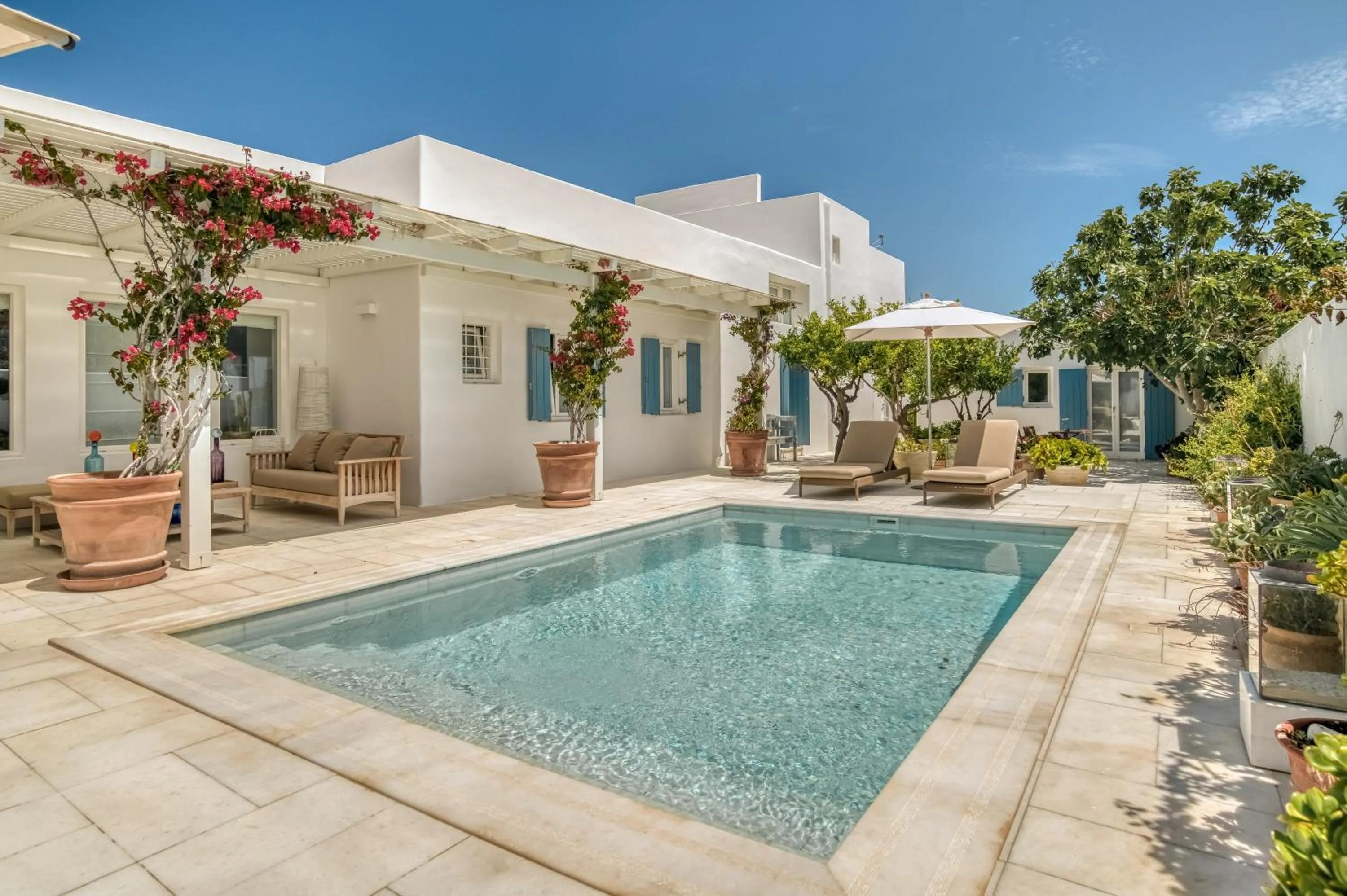 Property building in Villa Bellonia