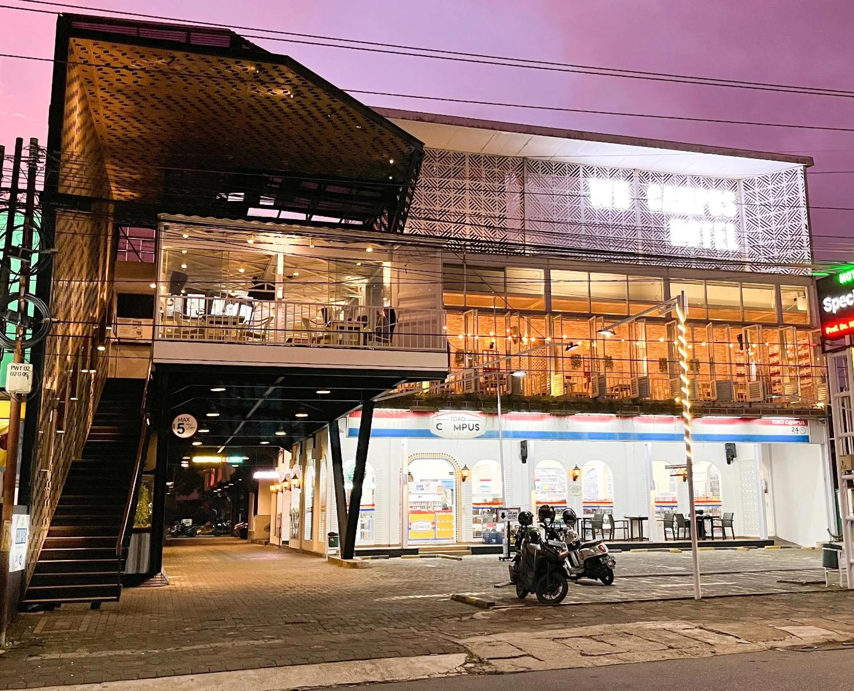 Hotel Wisata Niaga Campus