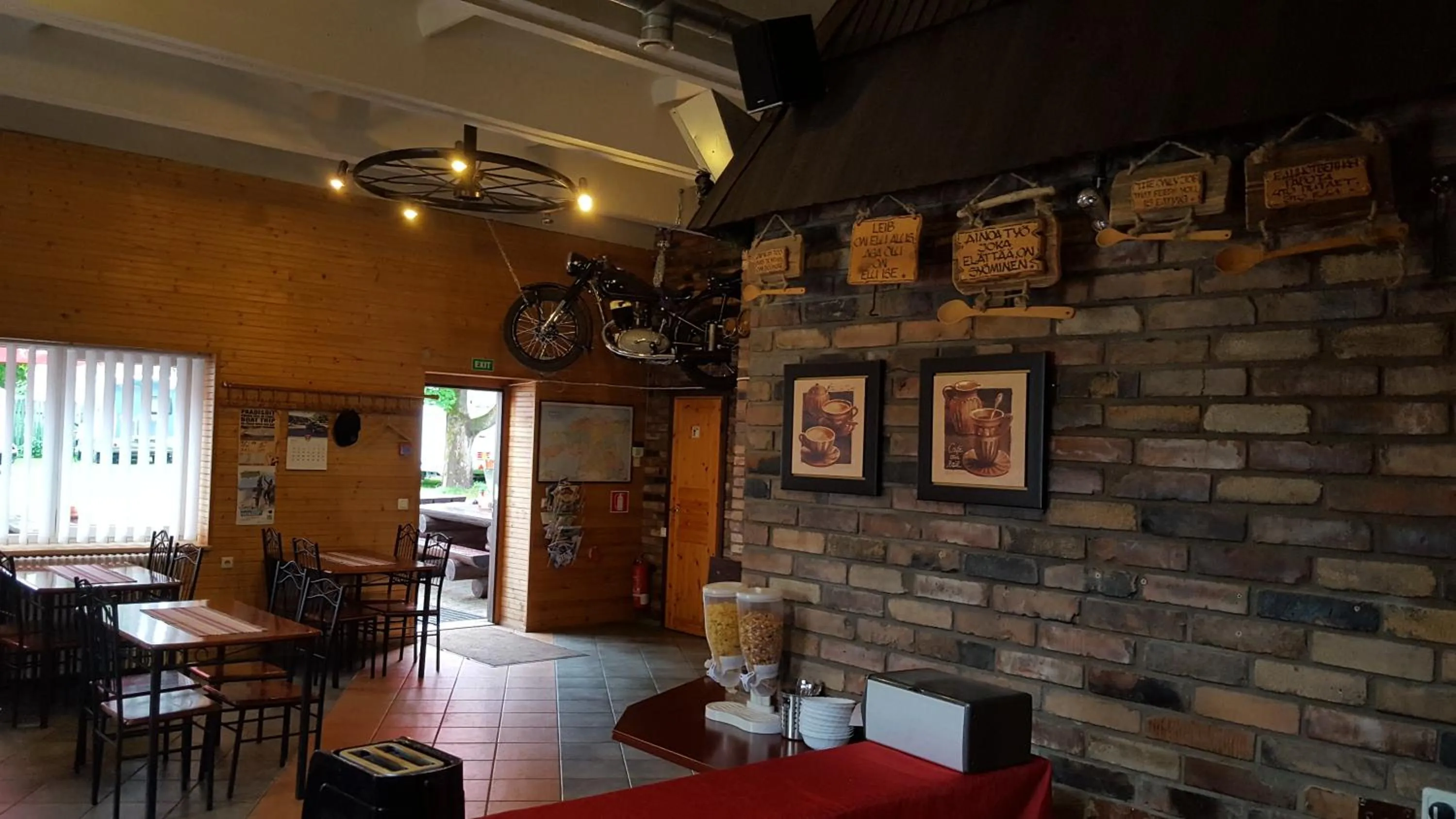 Restaurant/places to eat in Konse Motel and Caravan Camping