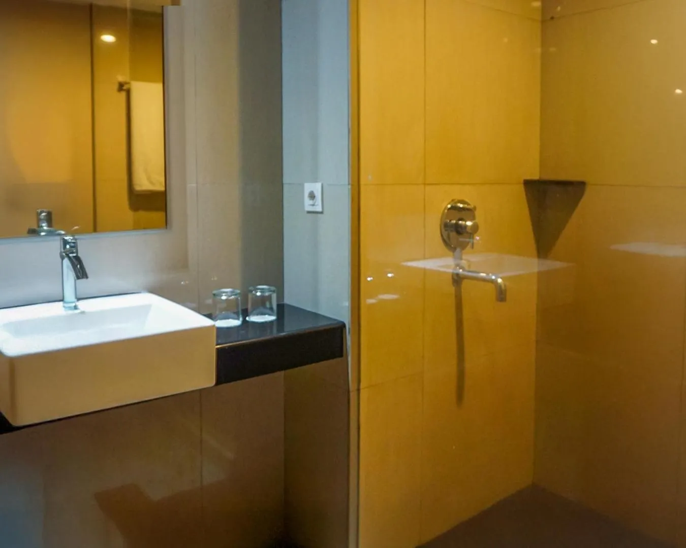 Bathroom in Hotel Dafam Pekanbaru