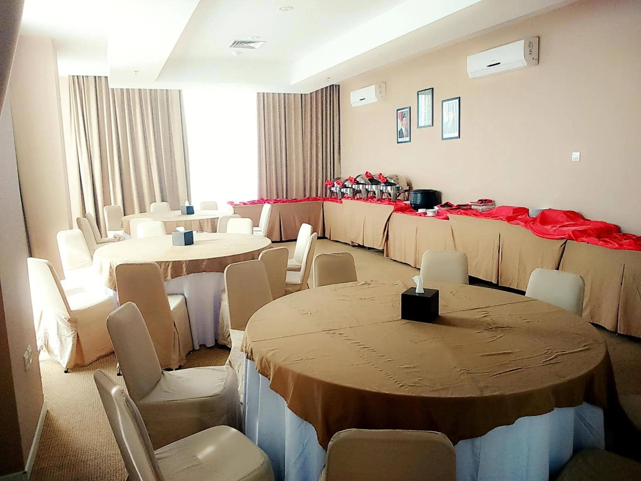 Banquet/Function facilities in Hotel Dafam Pekanbaru