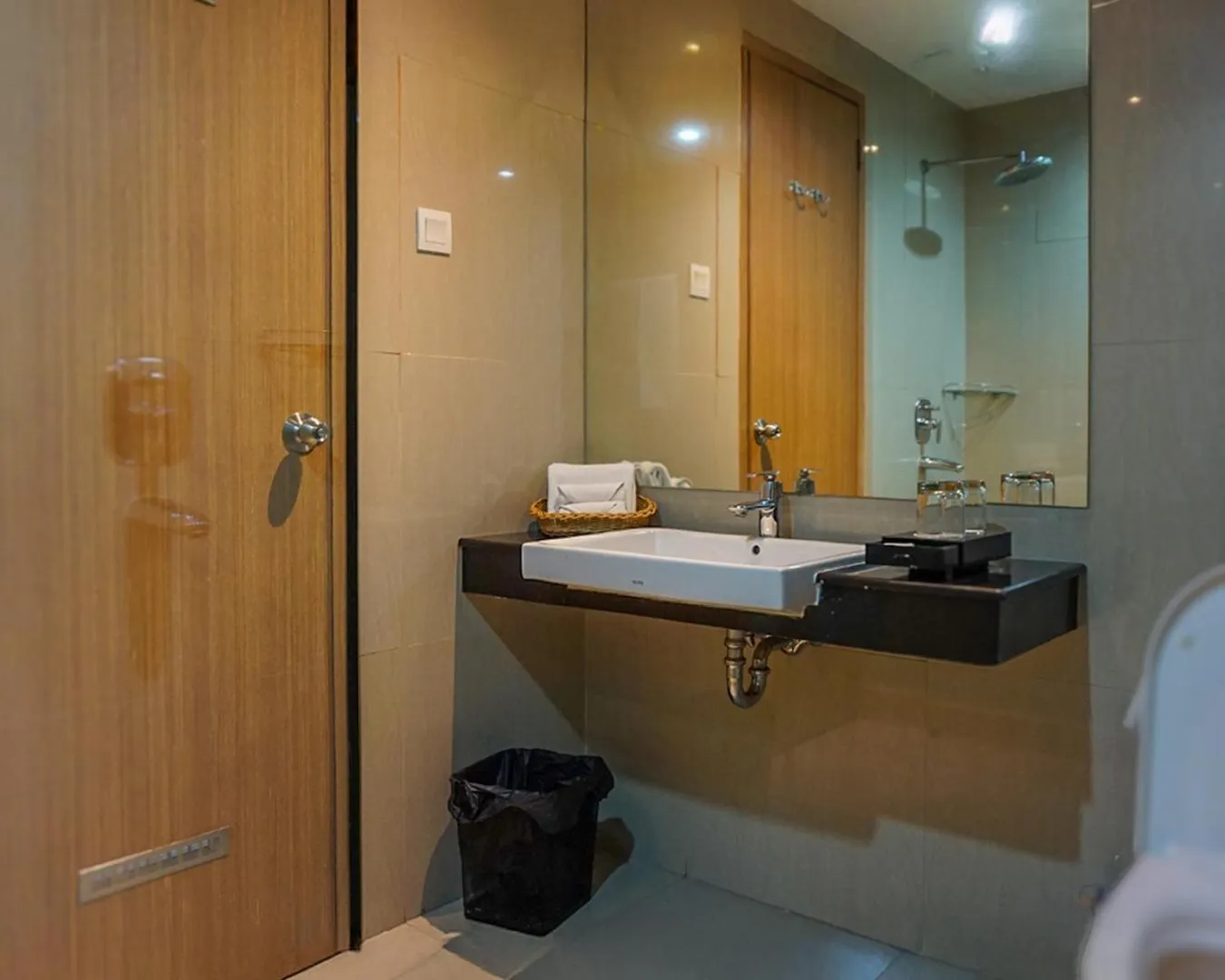 Bathroom in Hotel Dafam Pekanbaru