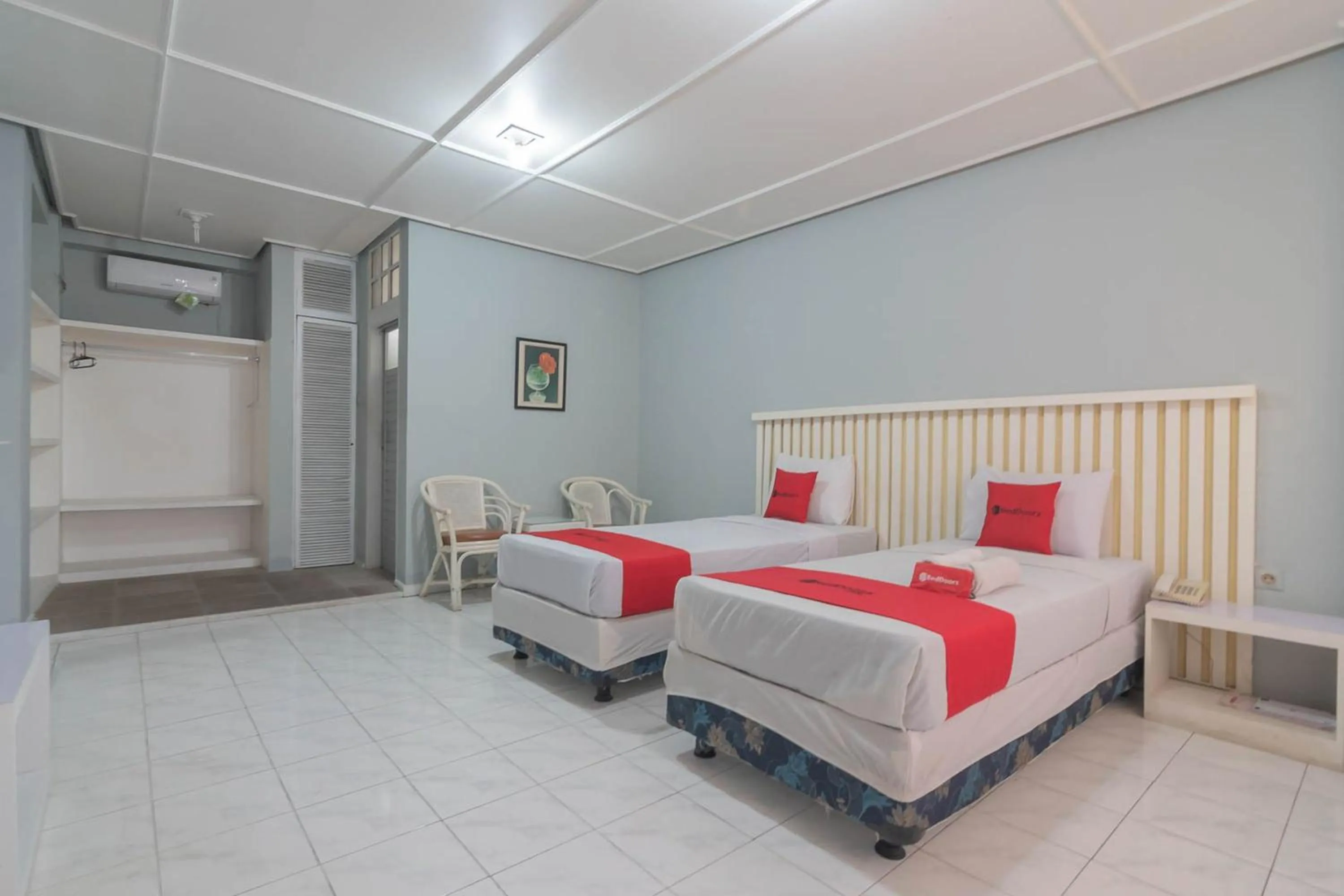 Bedroom, Bed in RedDoorz near Farm House 4