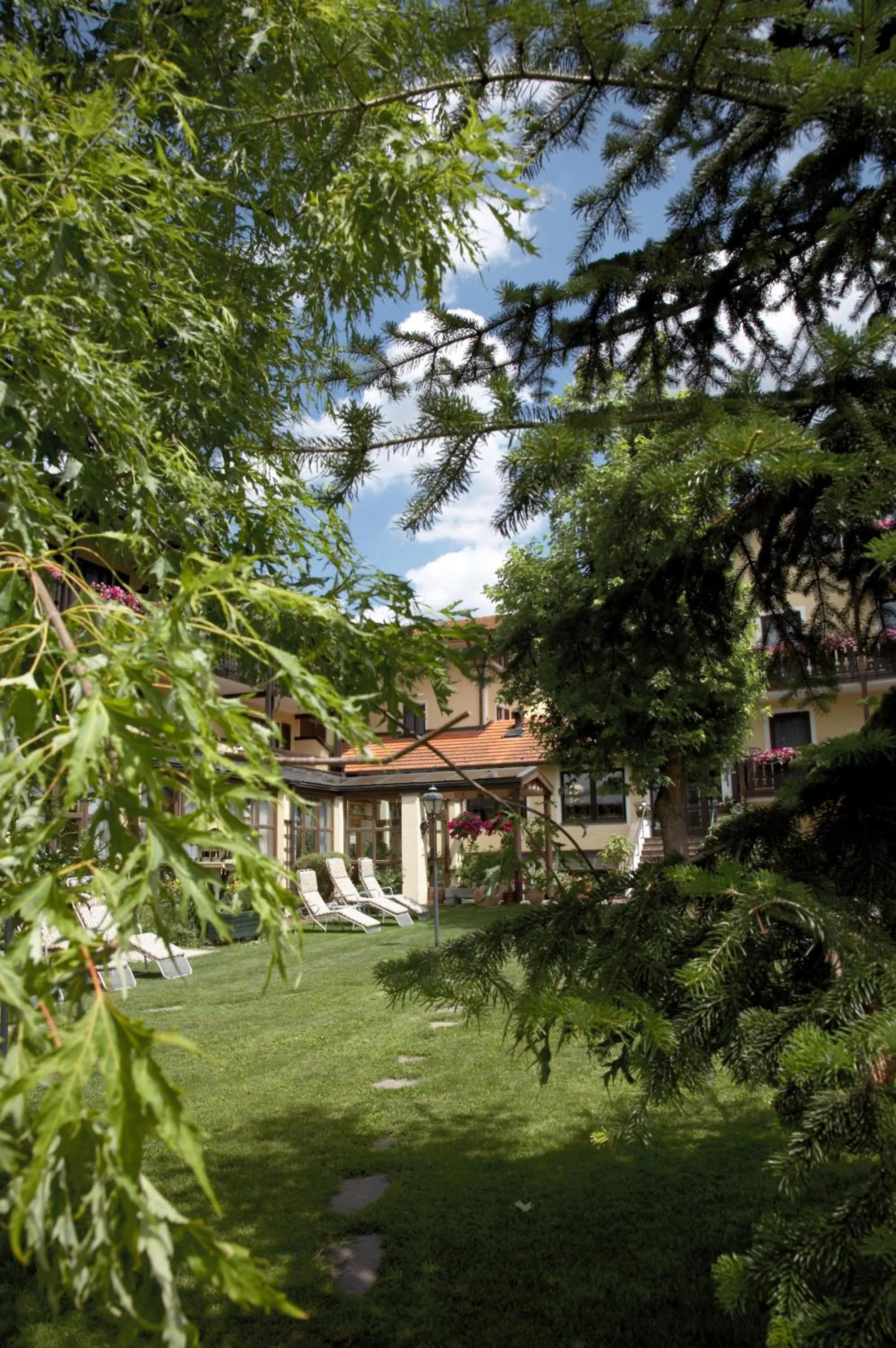 Property building in Gräfliches Hotel Alte Post