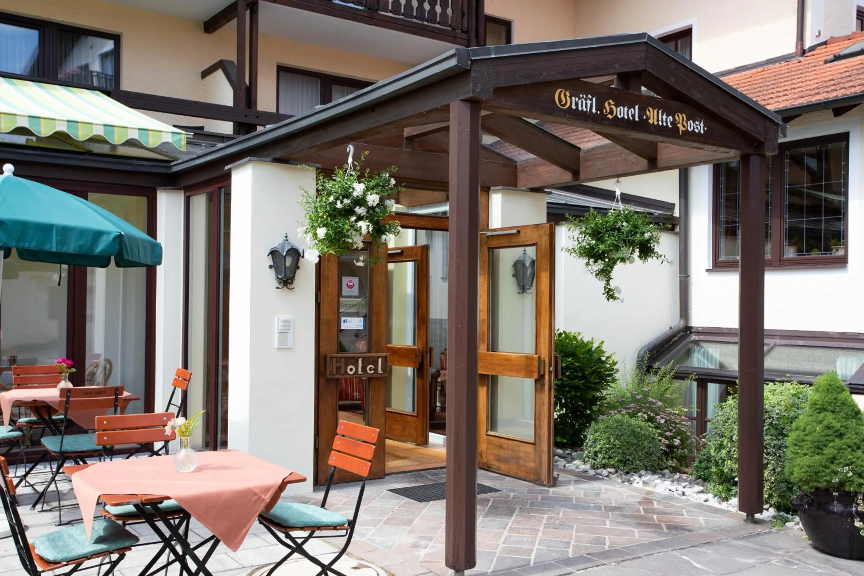 Facade/entrance in Gräfliches Hotel Alte Post