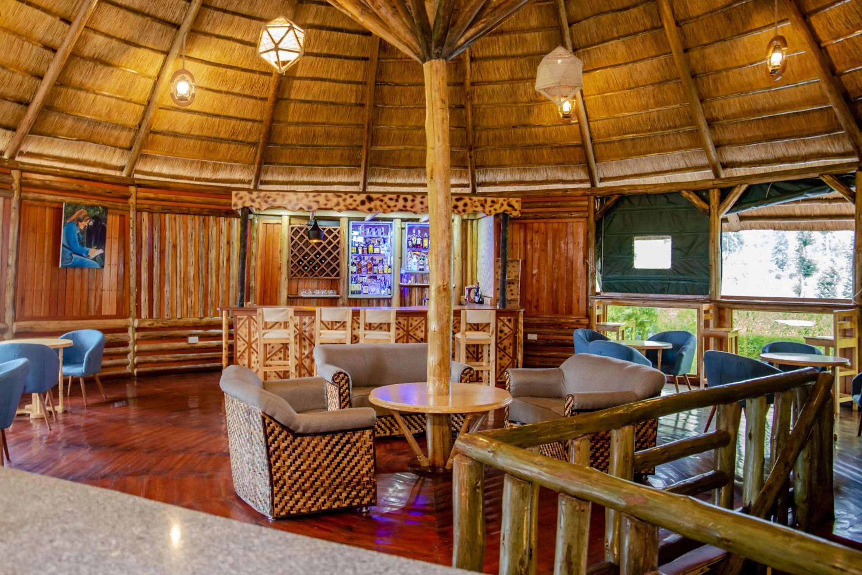 Restaurant/places to eat in Ingagi Park View Lodge