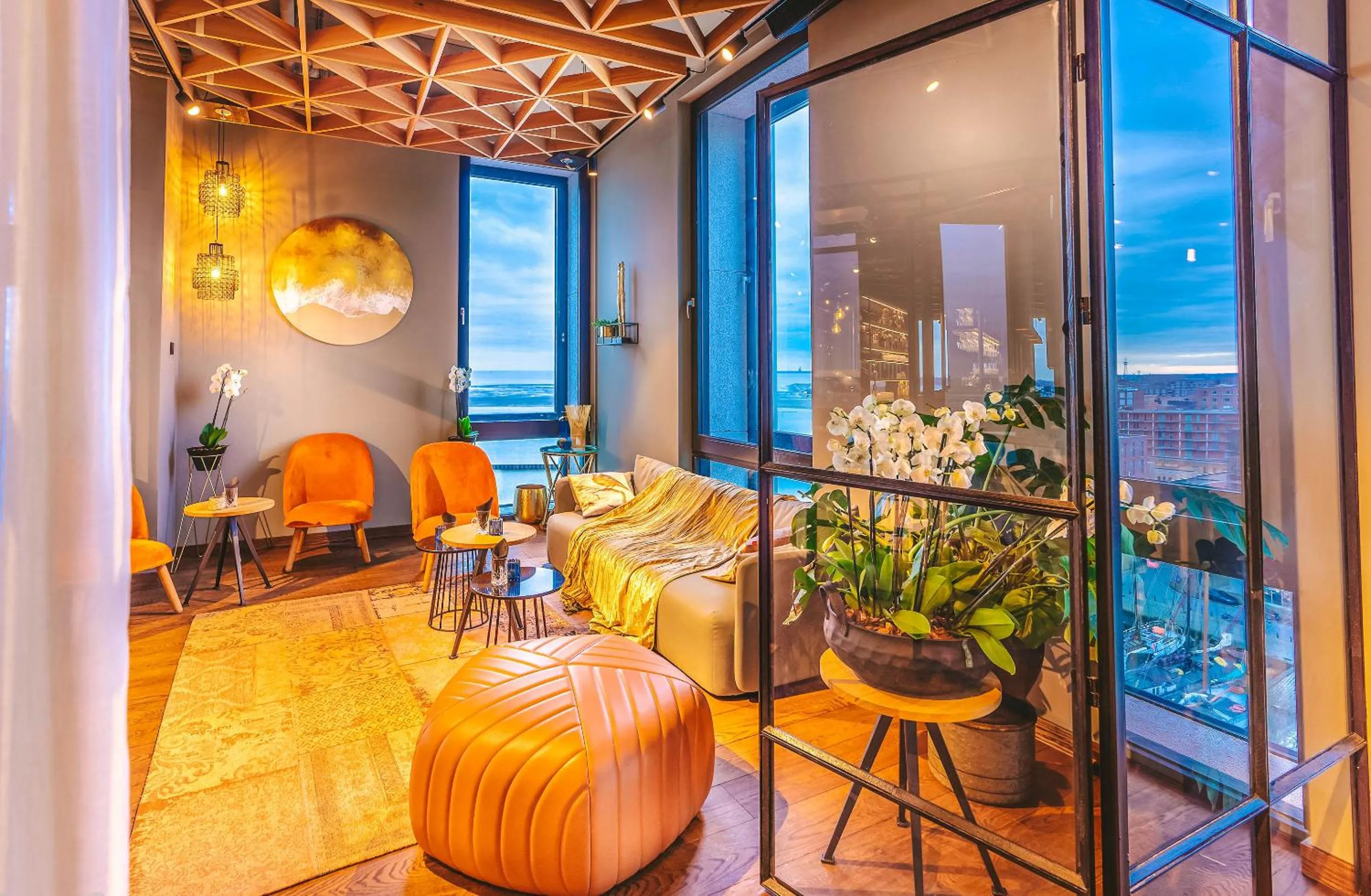 Lounge or bar in Four Elements Hotel