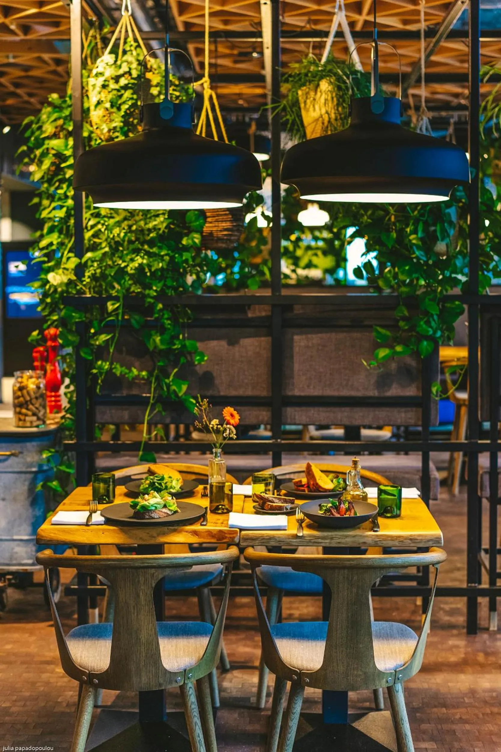 Restaurant/places to eat in Four Elements Hotel