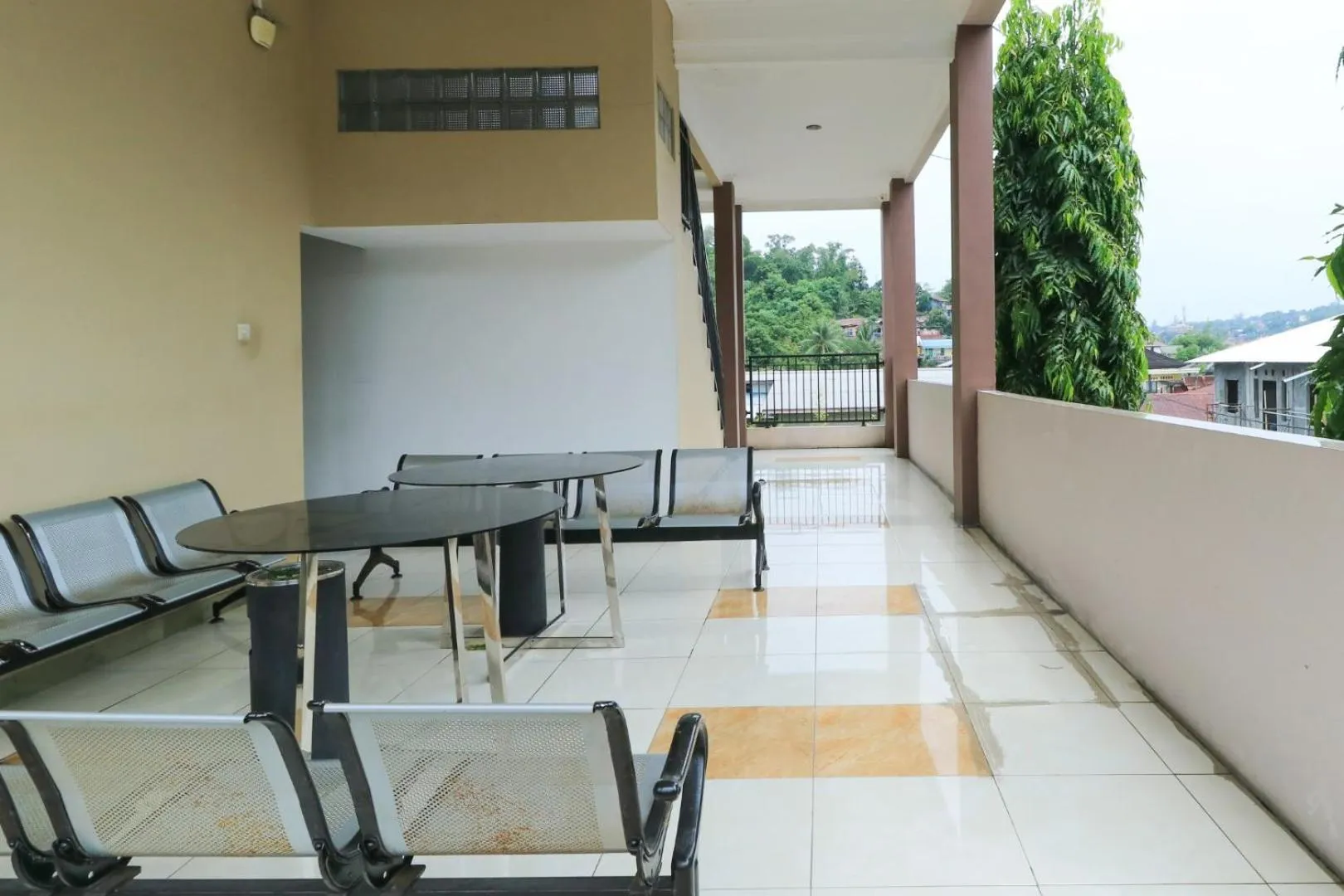 Seating area in Riviera Residence