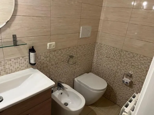 Toilet in B&B Le Comari Salentine