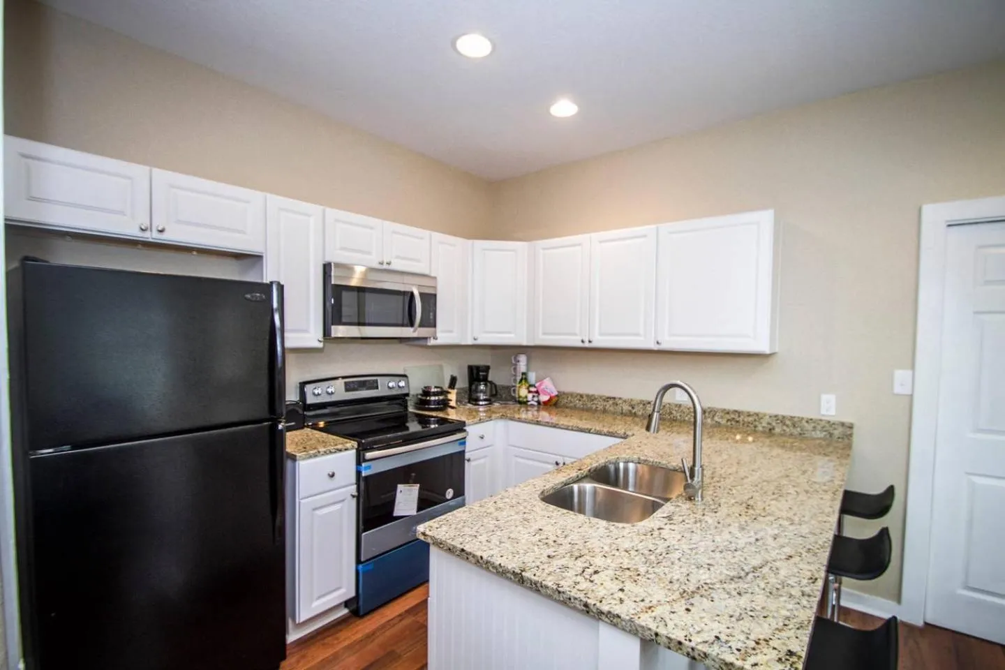 Kitchen or kitchenette in Hackberry St #B Renovated 2BR Near Downtown SA