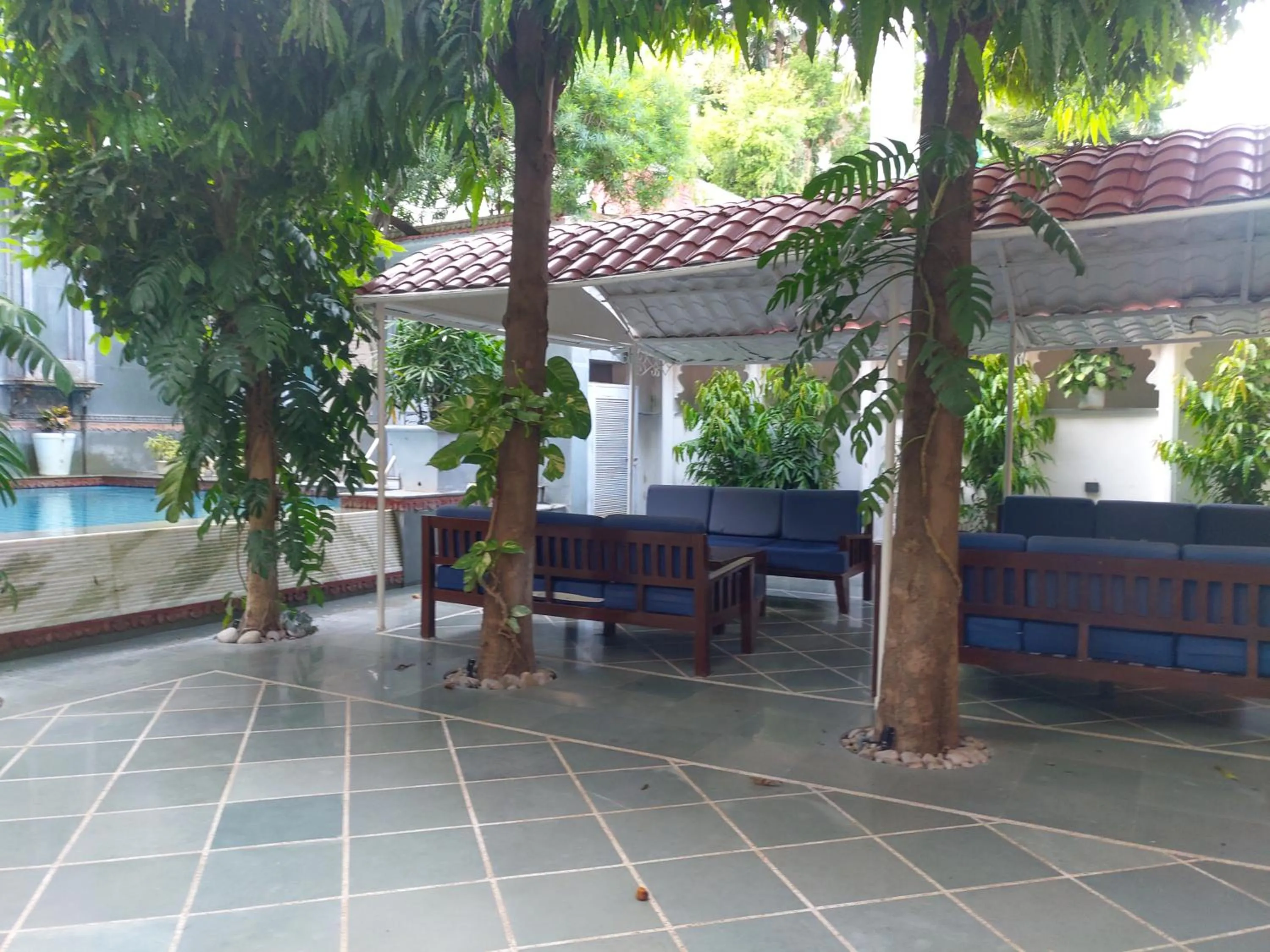 Restaurant/places to eat in Hotel Raj Palace Udaipur