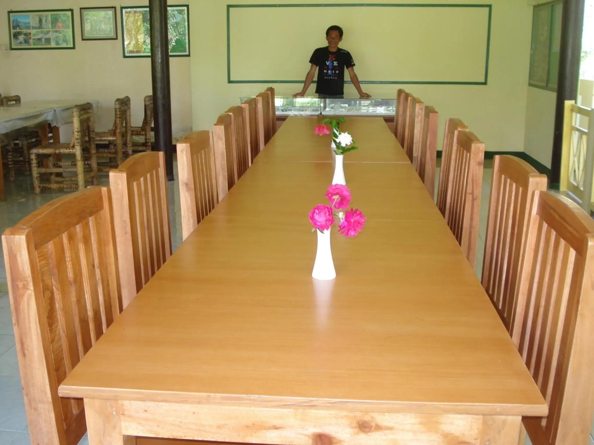 Restaurant/places to eat in Lembah Rinjani Villa & Resto Syariah by ecommerceloka