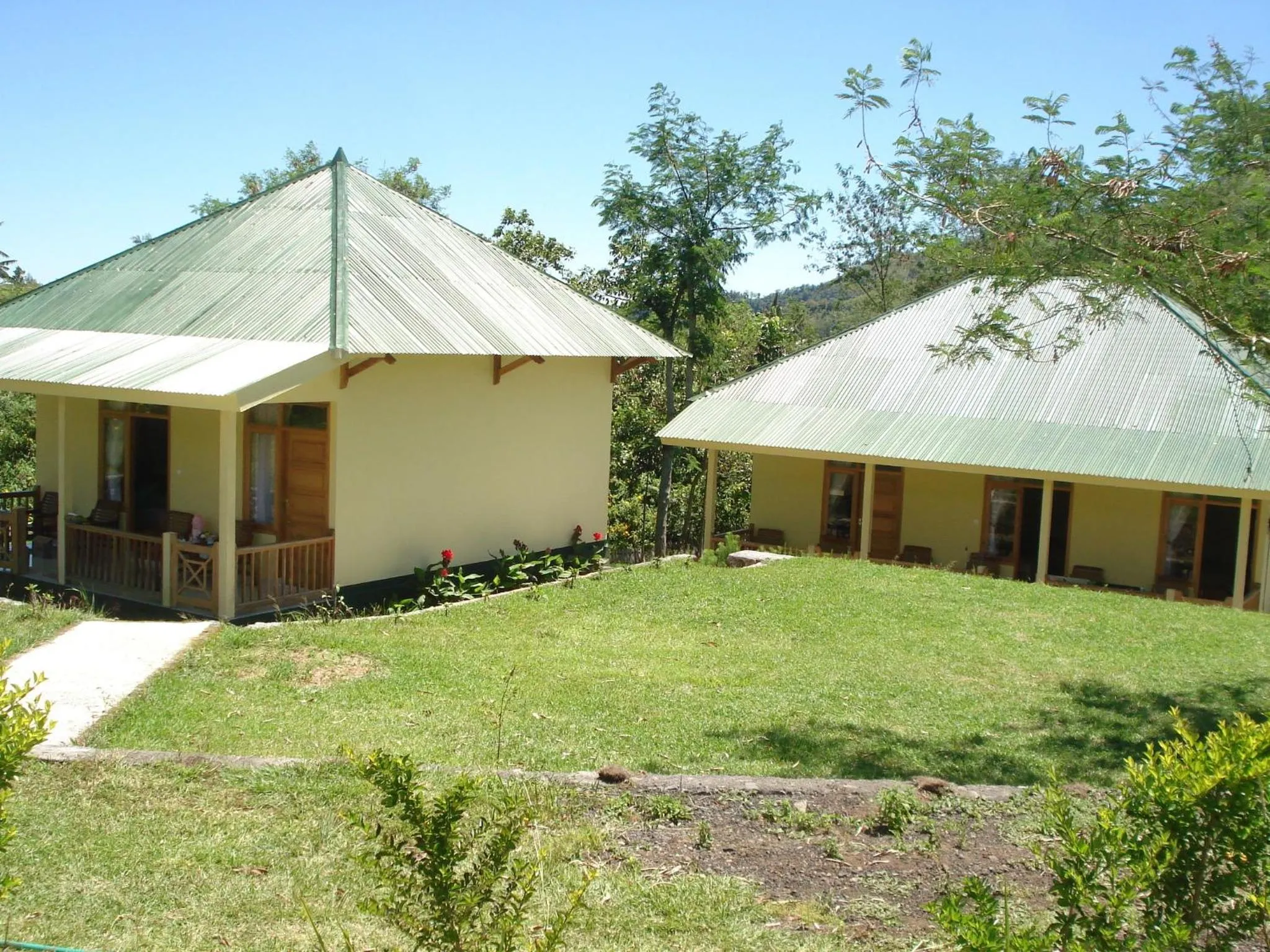 Garden in Lembah Rinjani Villa & Resto Syariah by ecommerceloka