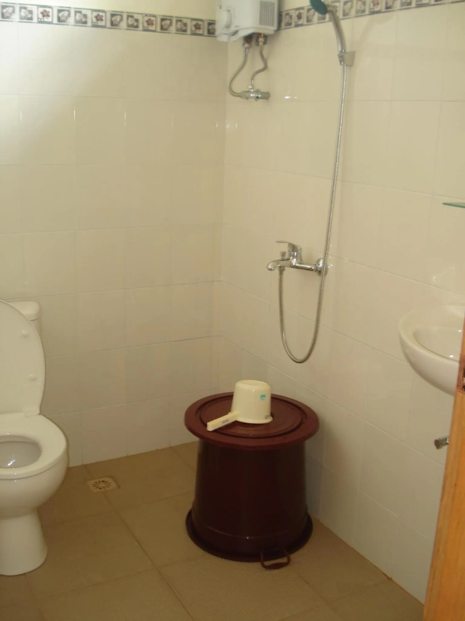 Shower in Lembah Rinjani Villa & Resto Syariah by ecommerceloka