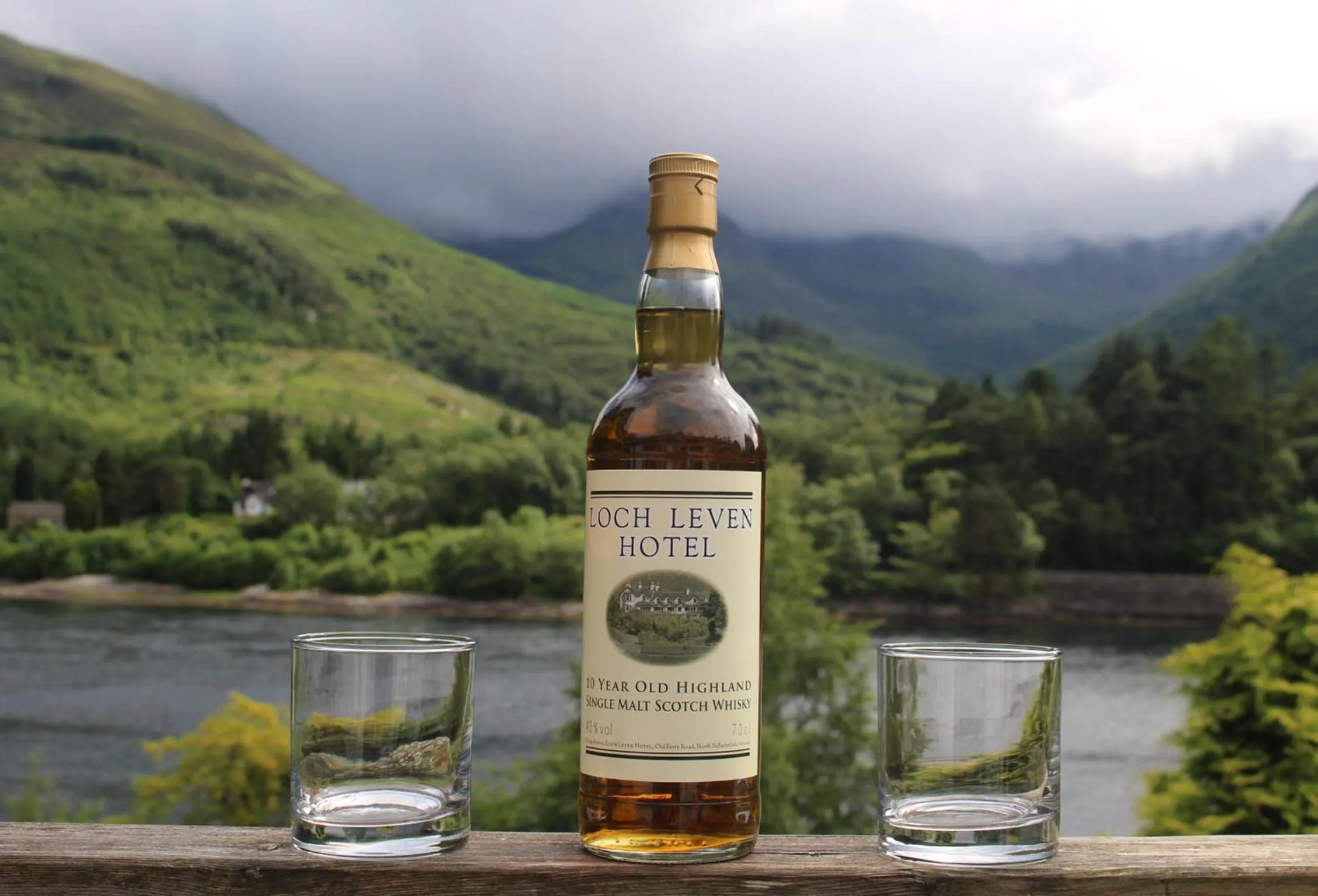 Drinks in Loch Leven Hotel & Distillery