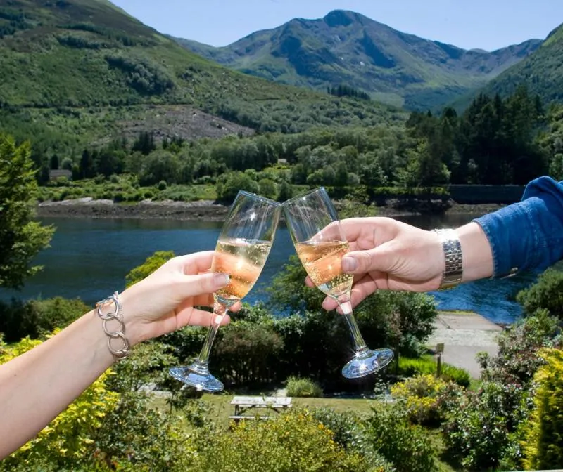 Drinks in Loch Leven Hotel & Distillery