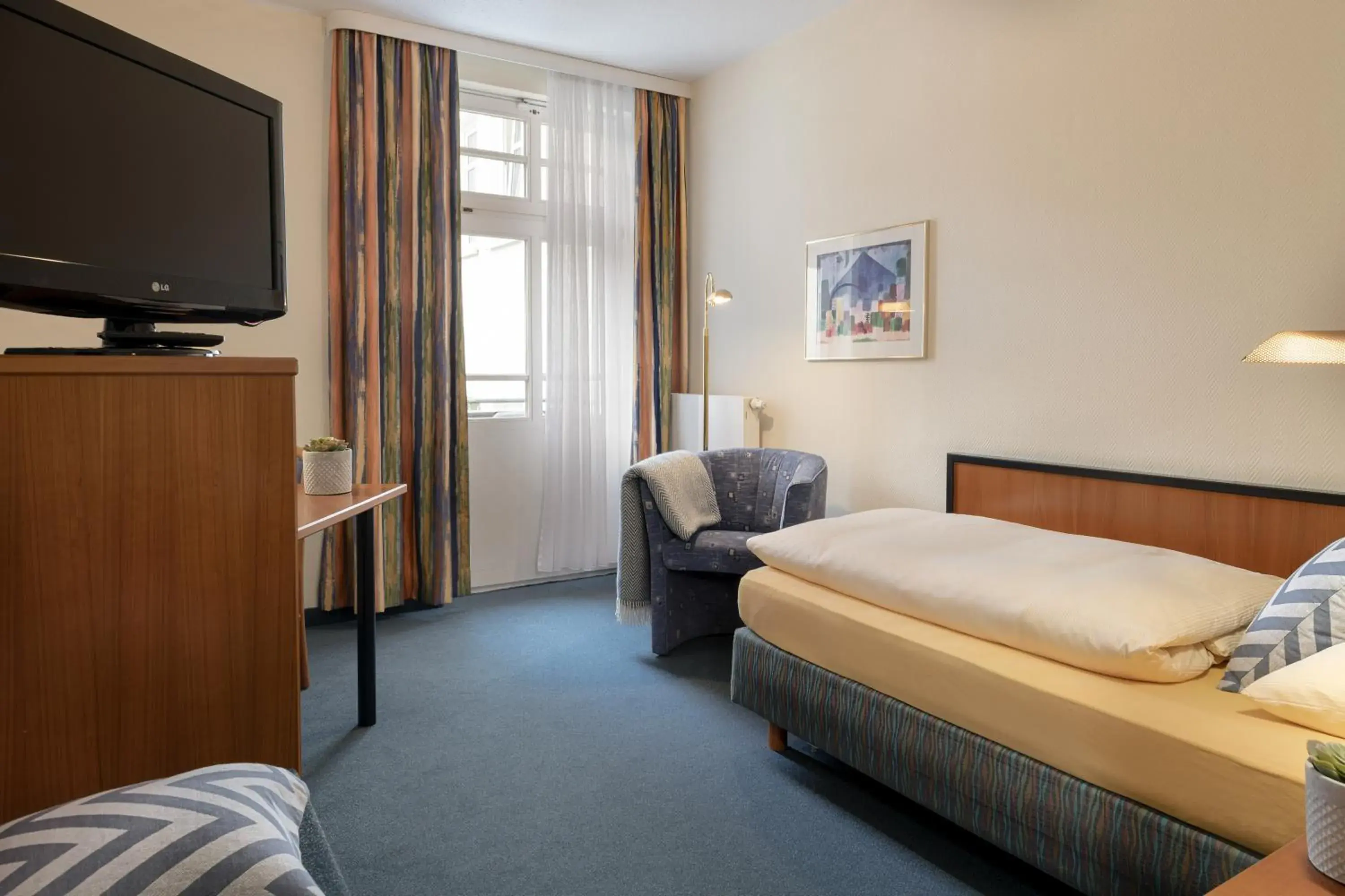 Small Single Room in Hotel Neustädter Hof Small Single Room in Hotel Neustädter Hof