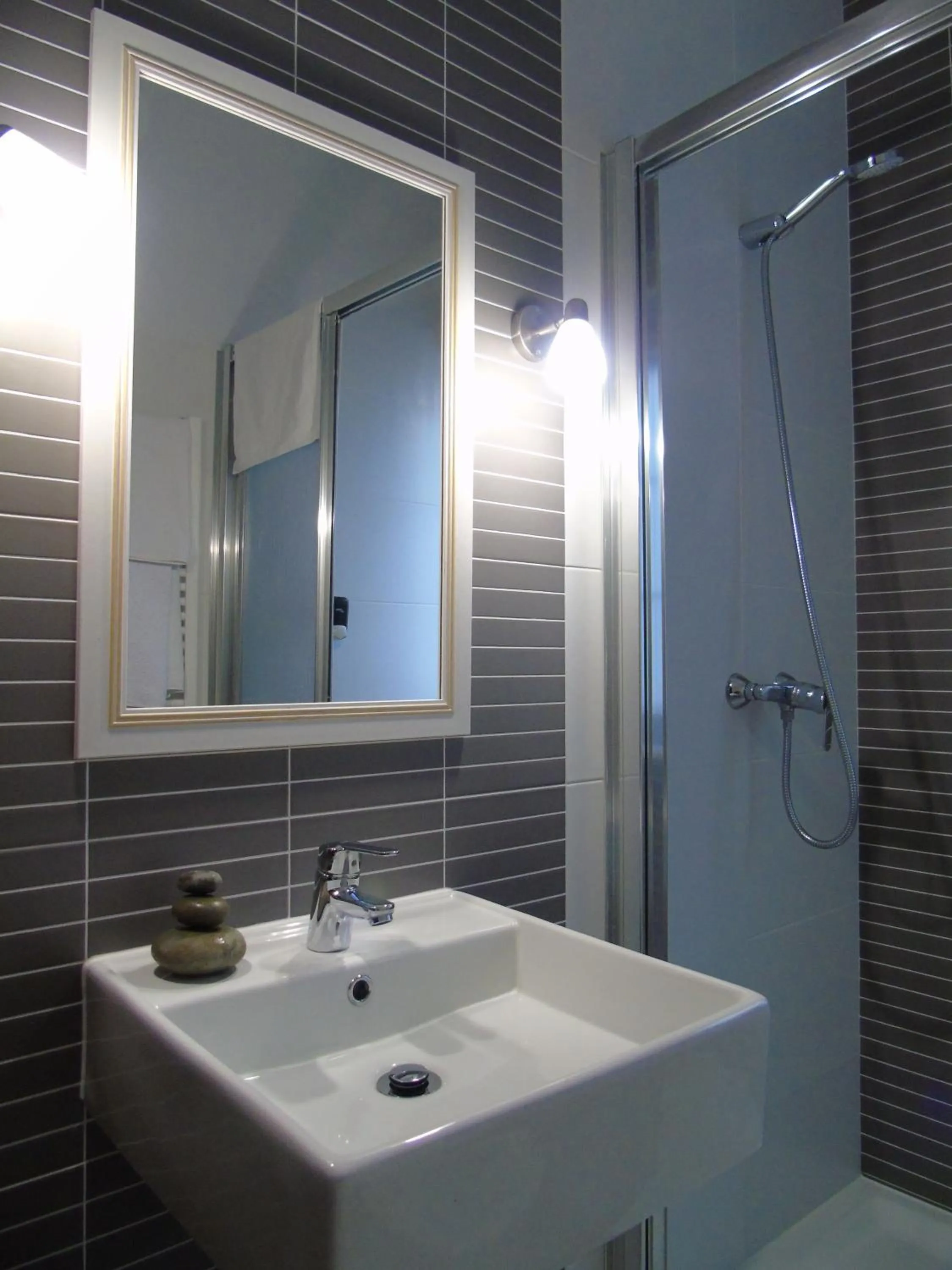 Bathroom in Hotel Bruselas