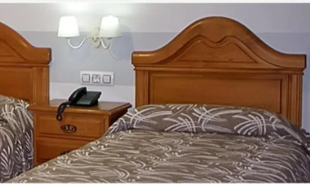 Bedroom, Bed in Hotel Bruselas