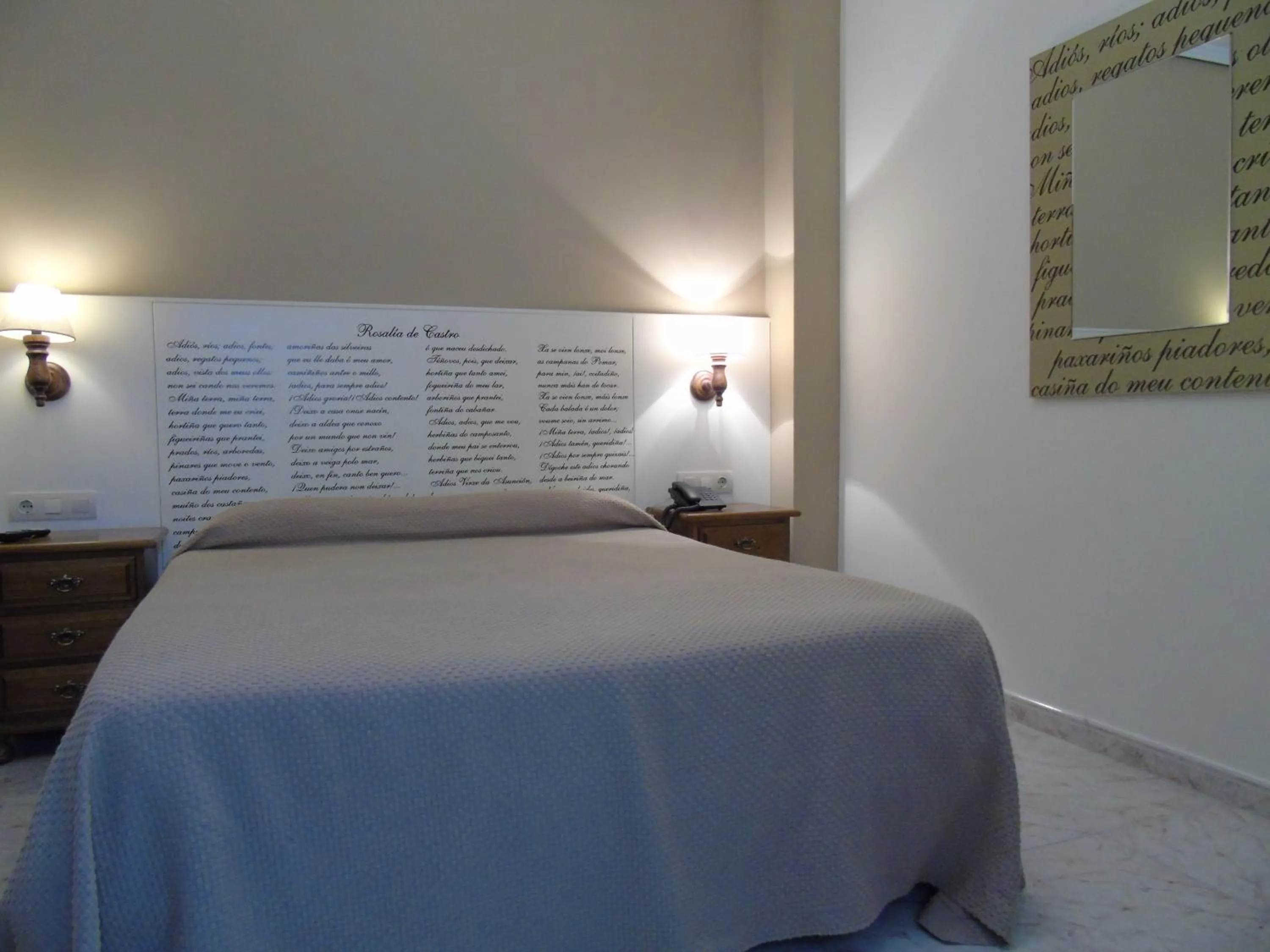 Bed in Hotel Bruselas