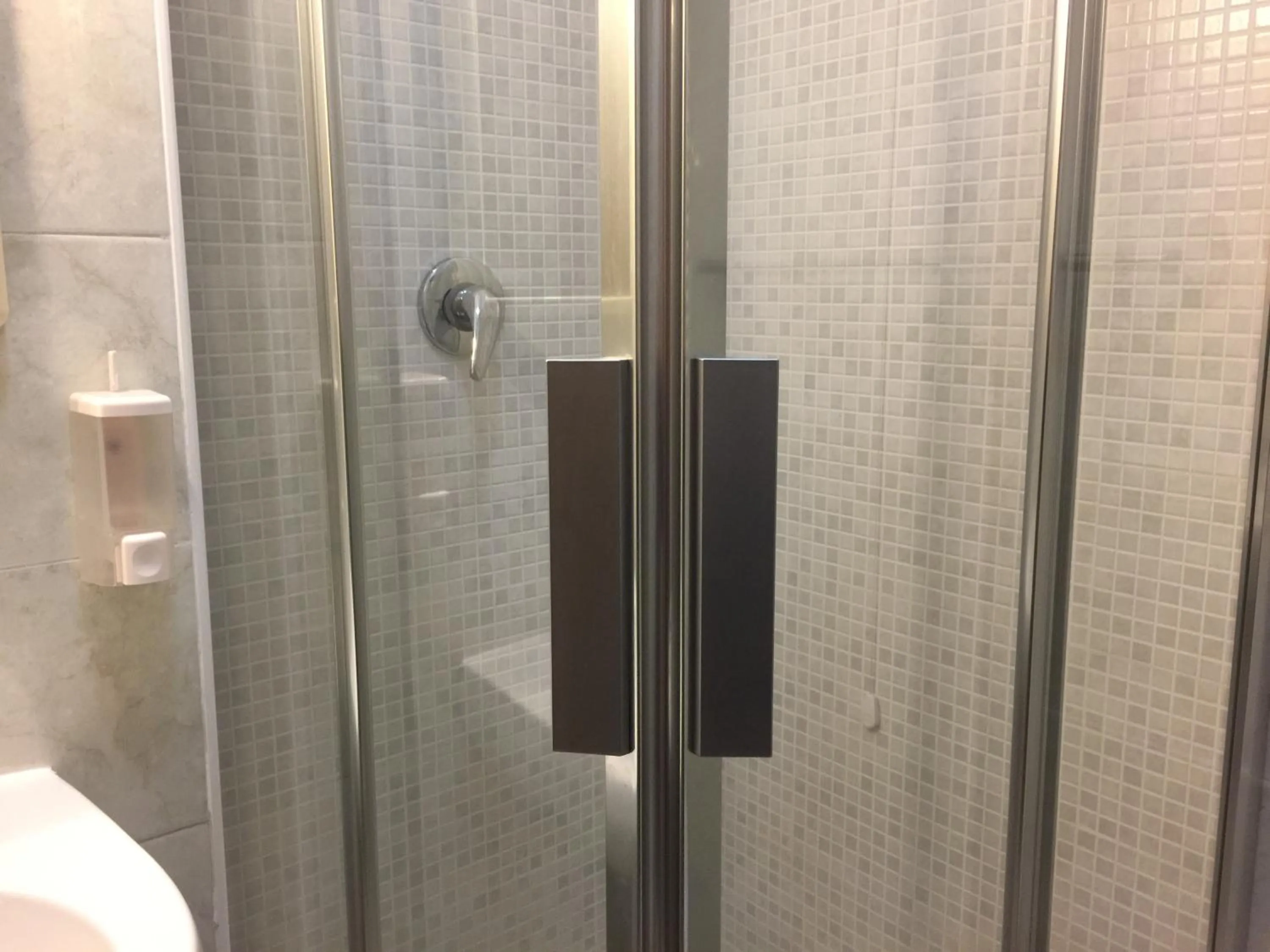 Bathroom in San Daniele Bundi House