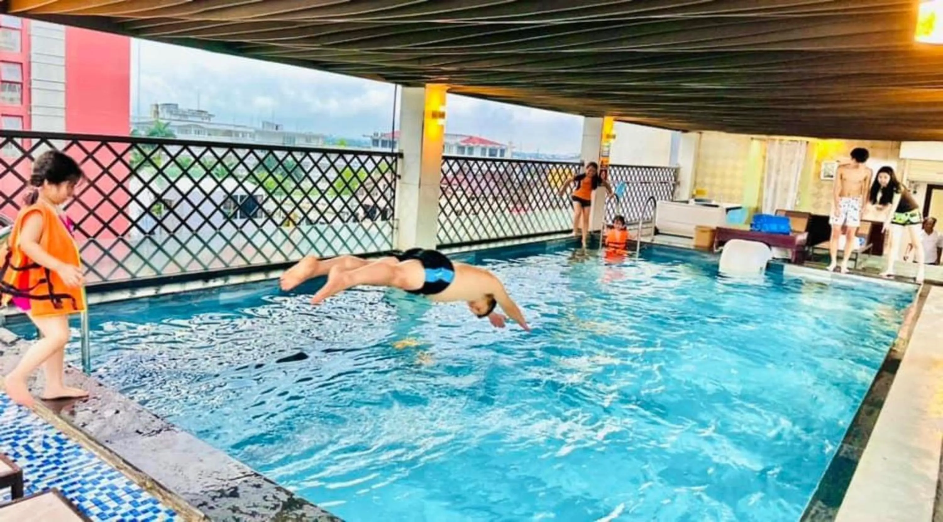 Swimming pool in Moonlight Hotel Hue