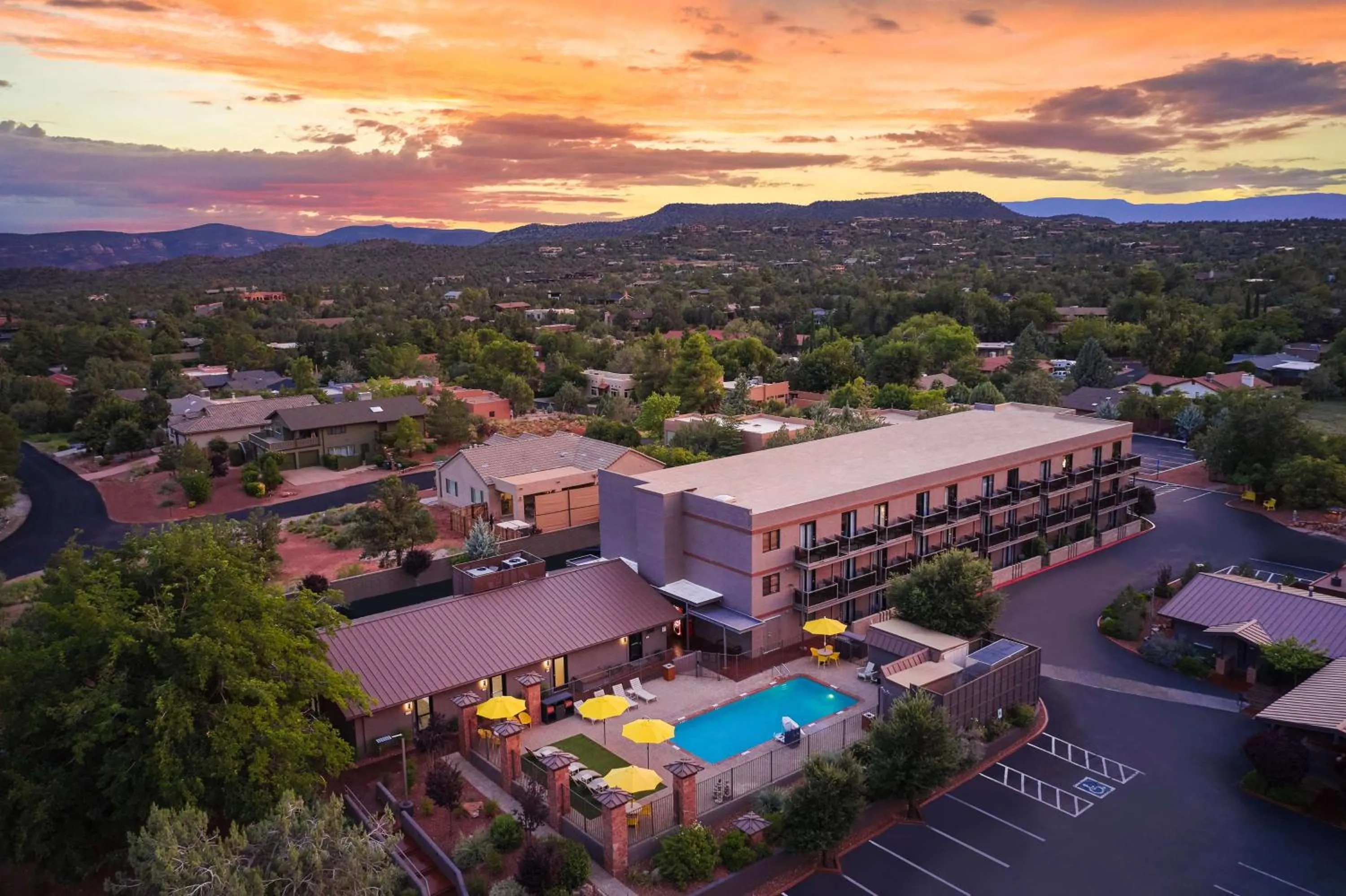 Property building in Aiden by Best Western Sedona