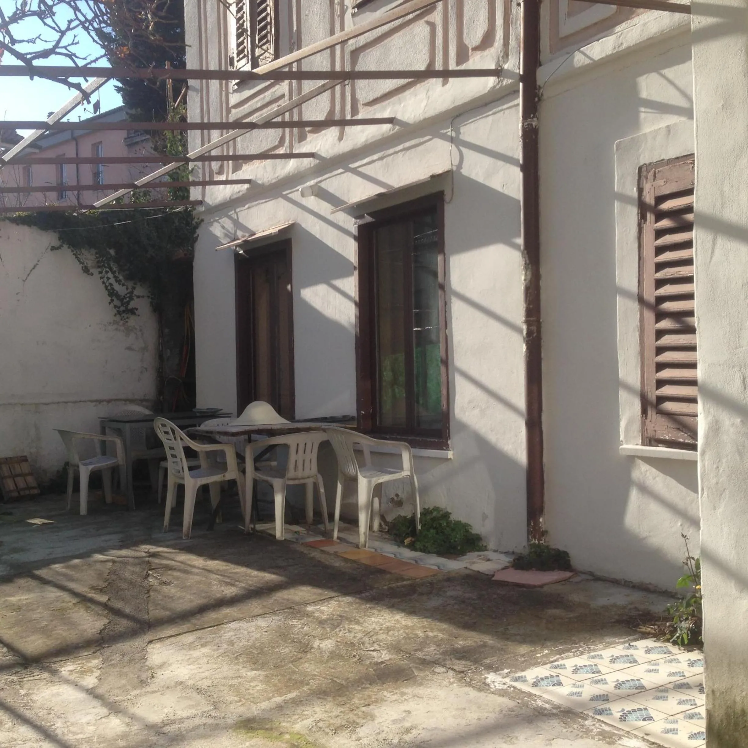 Property building in G.VERGA 22