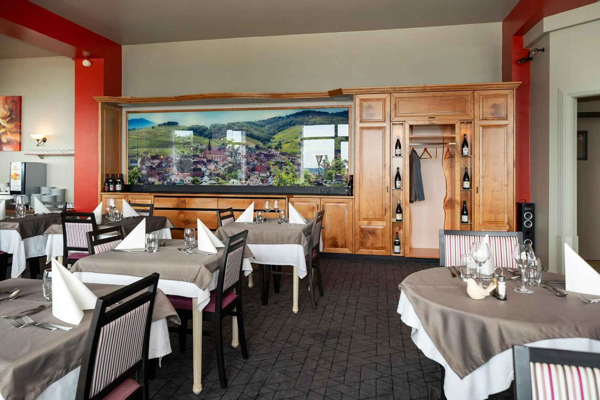 Restaurant/places to eat in Alexain Hotel Restaurant & Wellness - Colmar Ouest