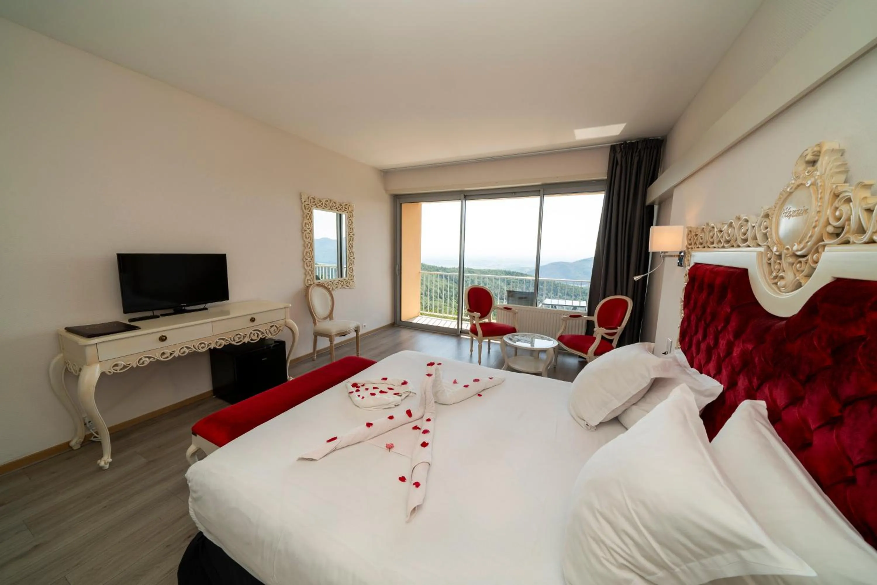 Bedroom, Bed in Alexain Hotel Restaurant & Wellness - Colmar Ouest