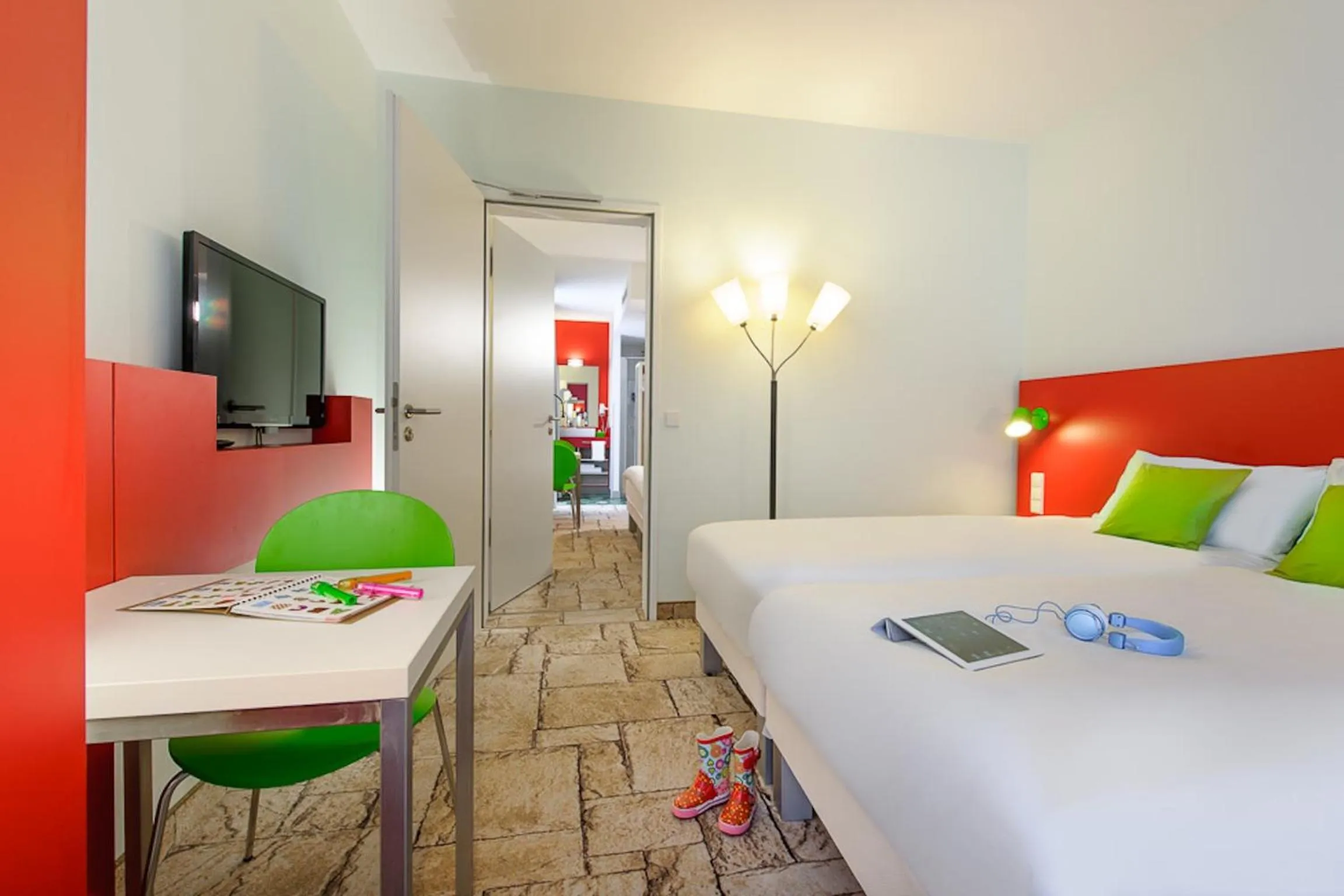 Photo of the whole room, Bed in ibis Styles Karlsruhe Ettlingen