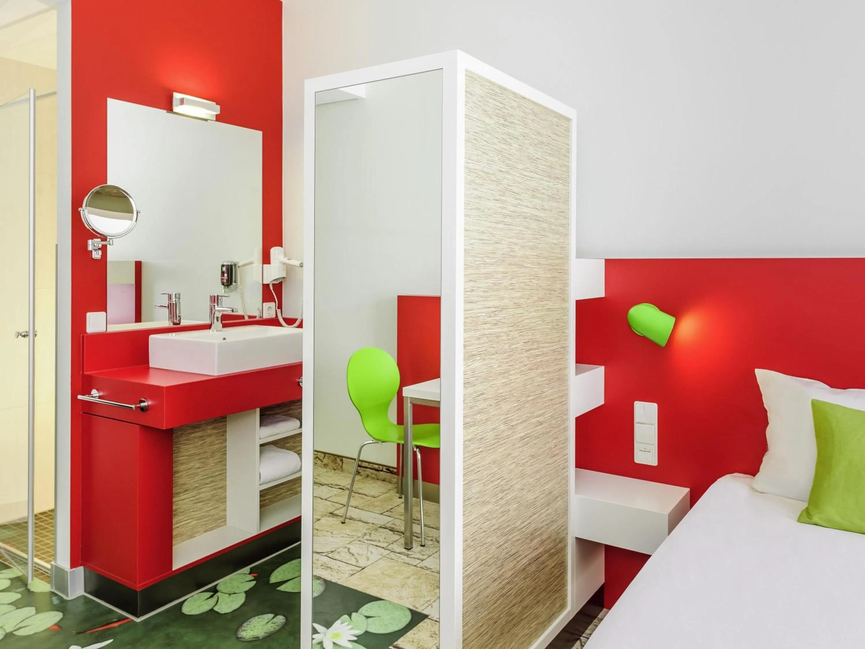 Bedroom, Bed in ibis Styles Karlsruhe Ettlingen