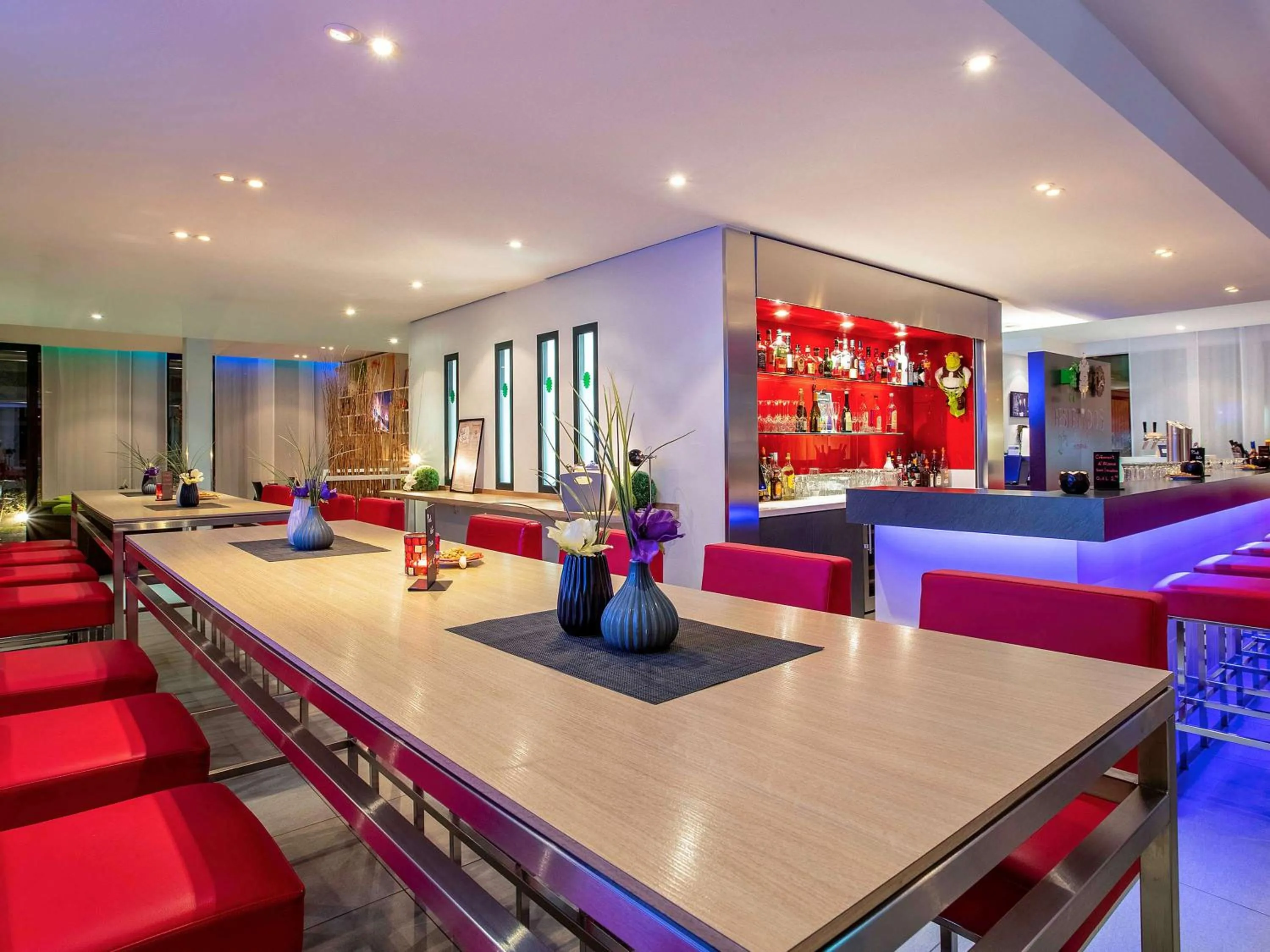 Lounge or bar in ibis Styles Karlsruhe Ettlingen