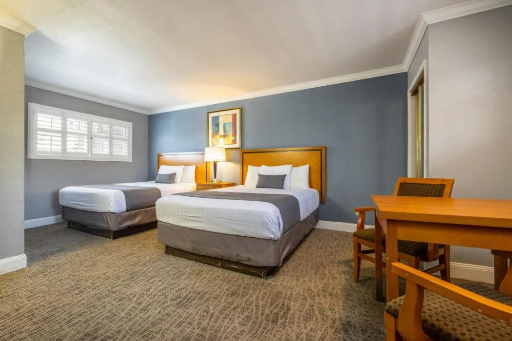 Bed in SOMA Park Inn