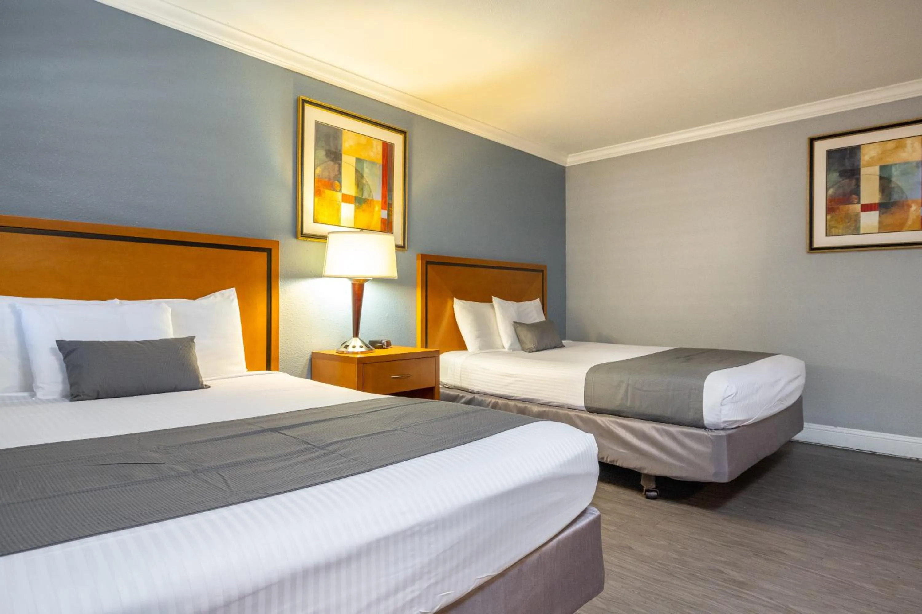Bed in SOMA Park Inn