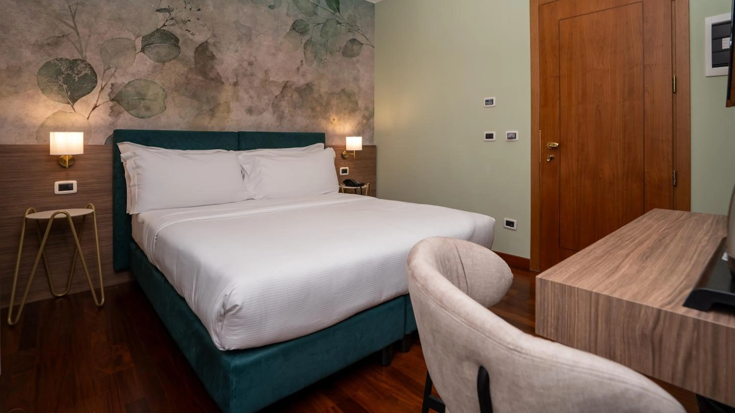 Bedroom, Bed in Gardone Palace Hotel