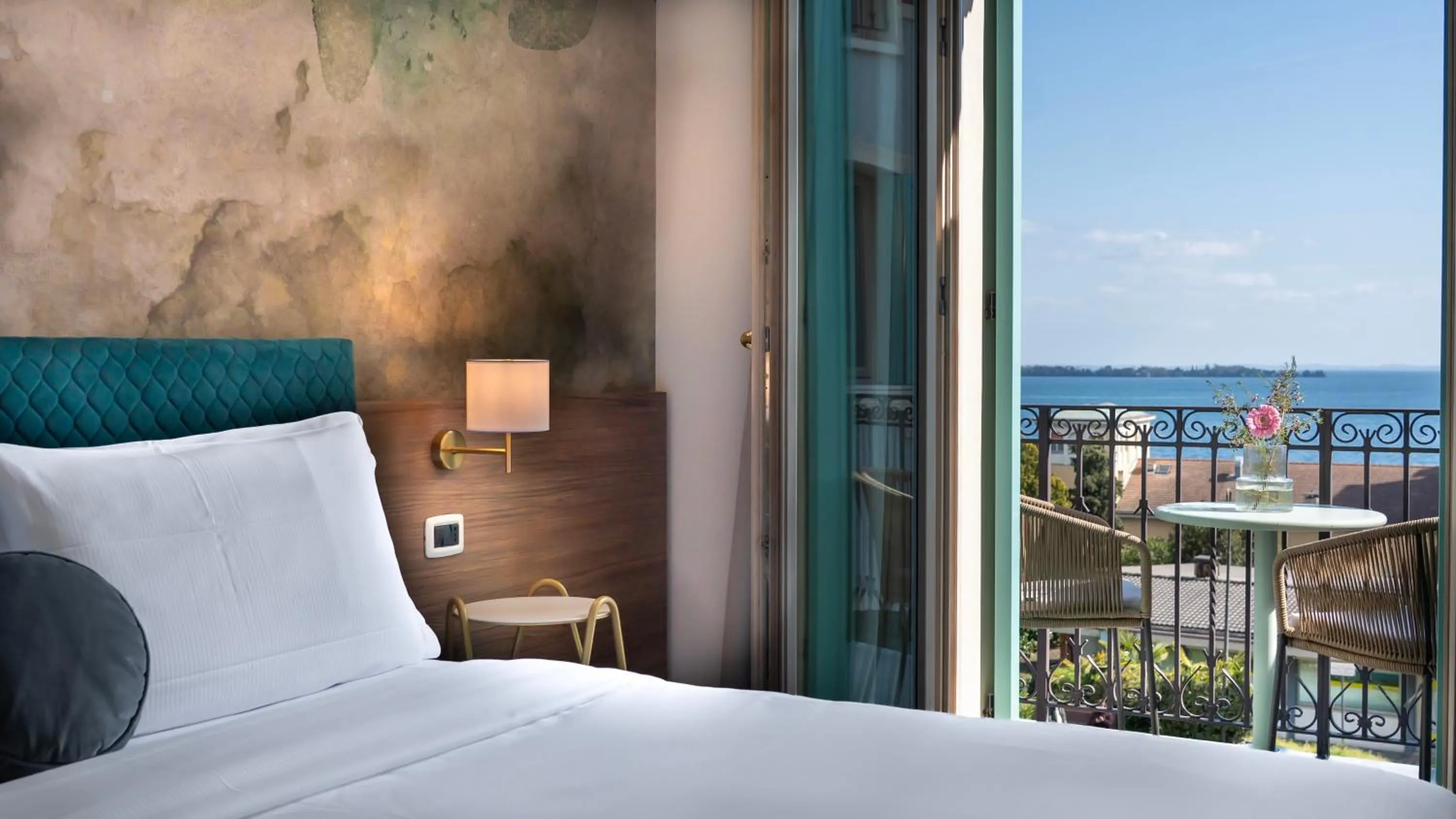 Balcony/Terrace, Bed in Gardone Palace Hotel