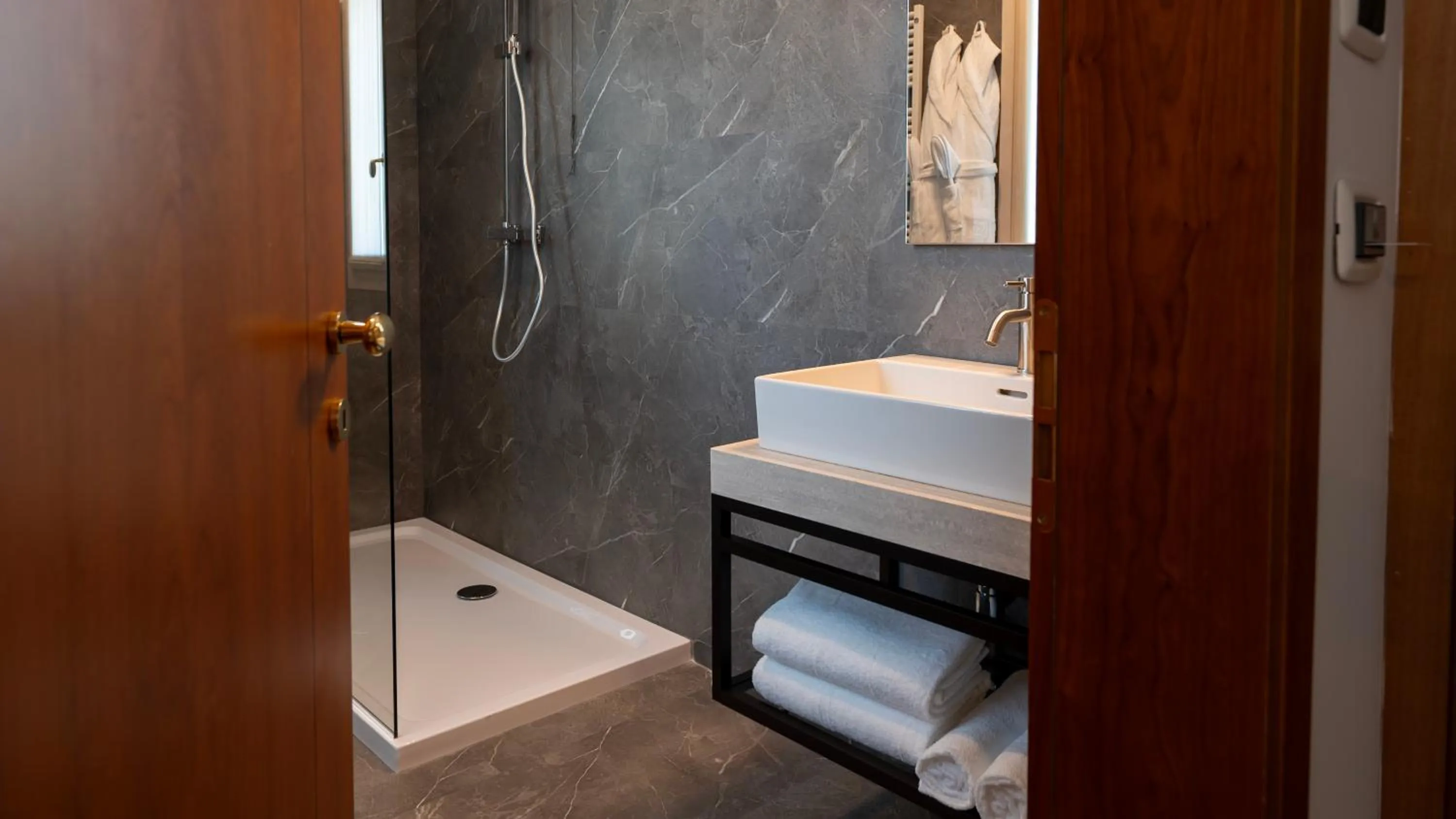 Bathroom in Gardone Palace Hotel