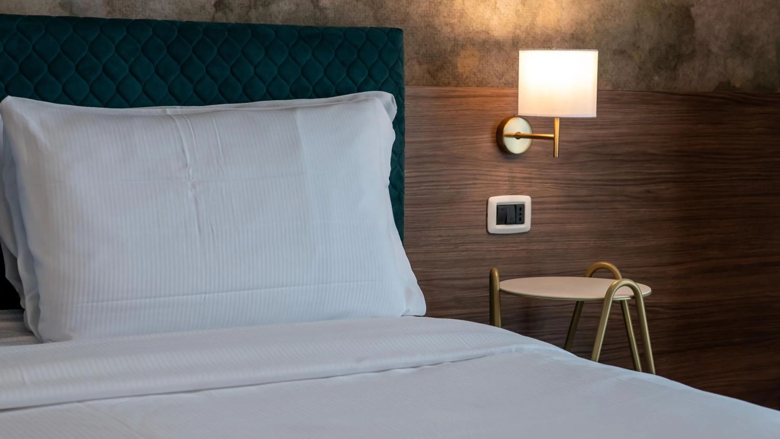 Bedroom, Bed in Gardone Palace Hotel