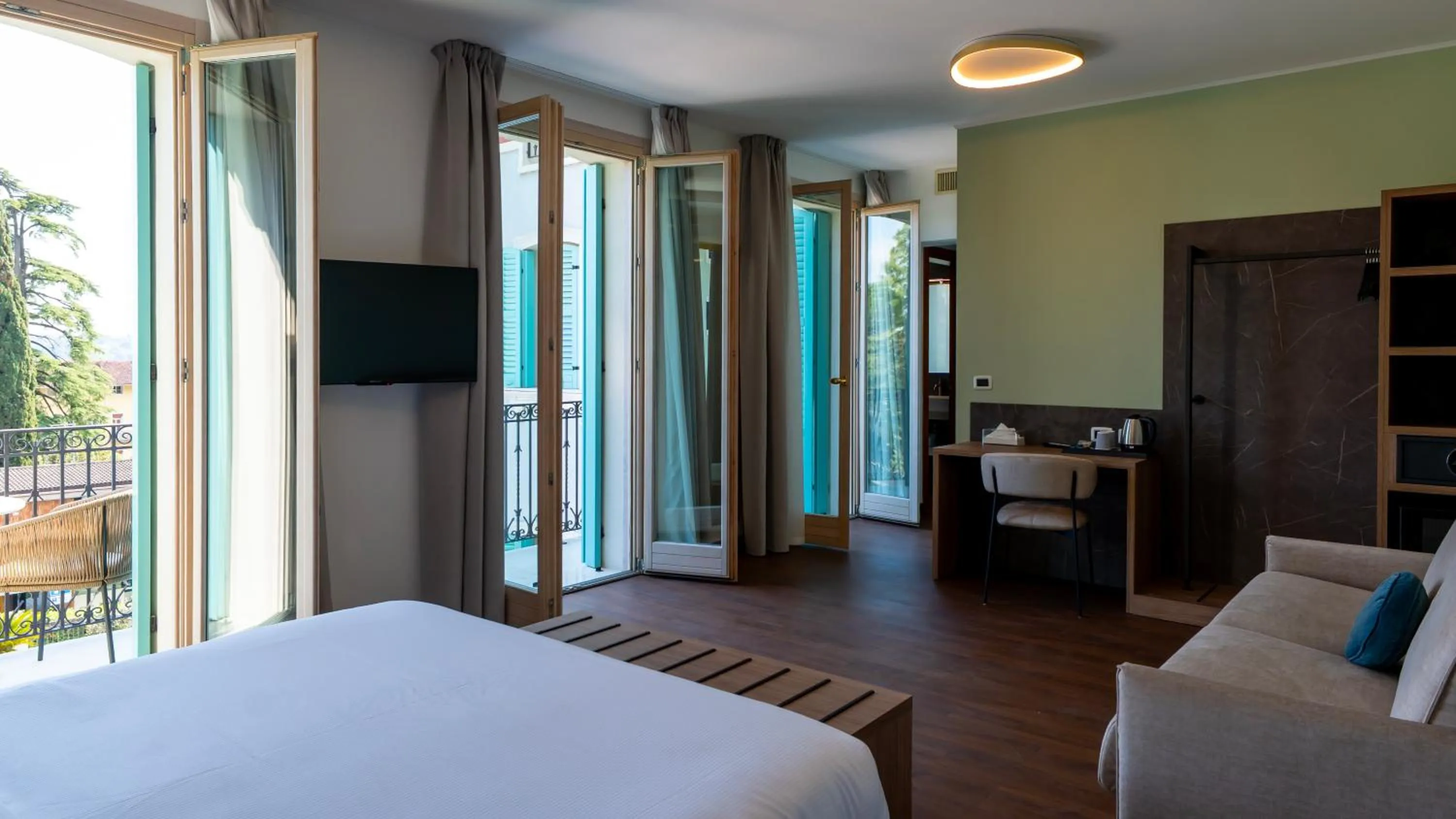 Bedroom, Bed in Gardone Palace Hotel