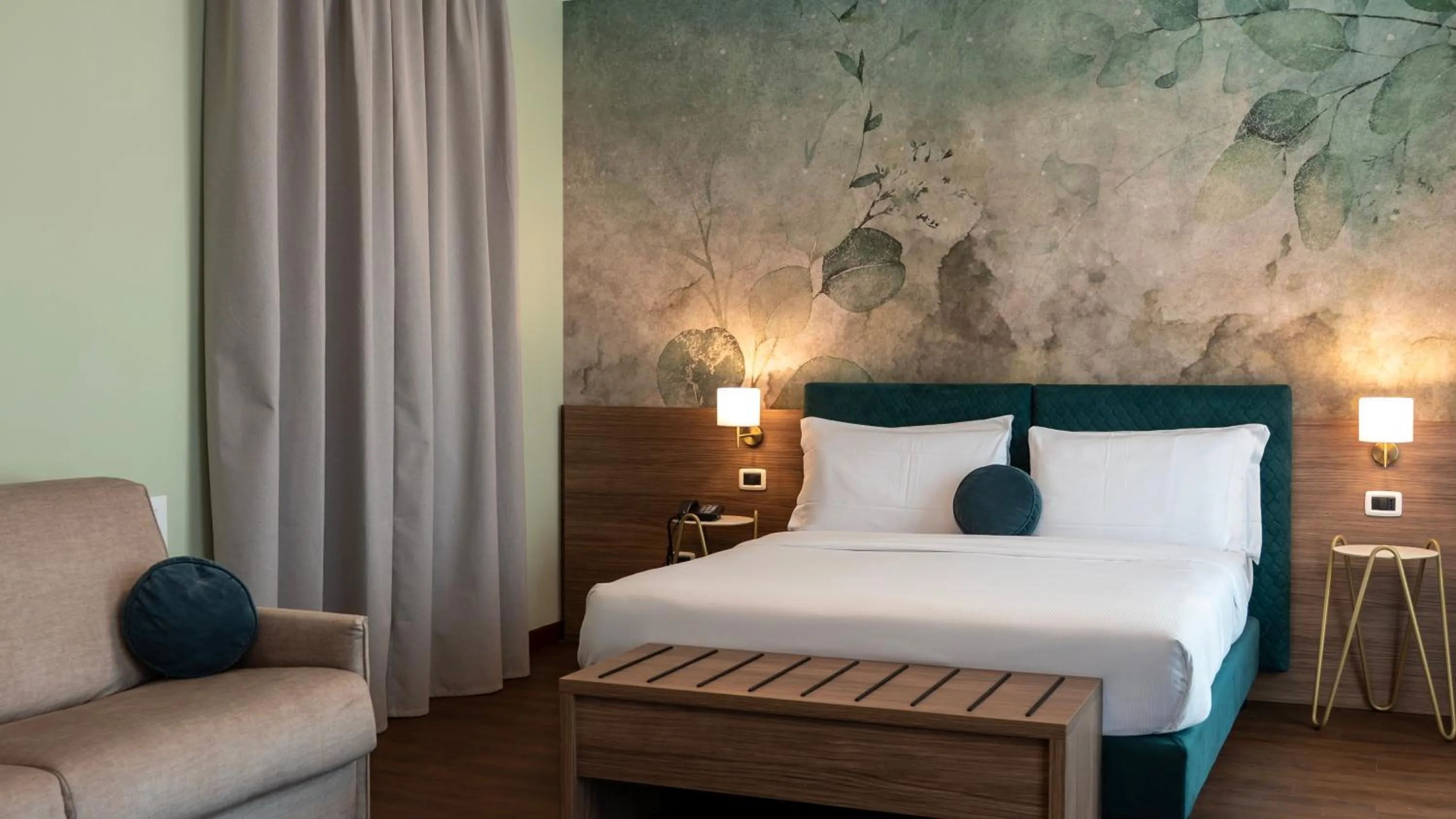 Bedroom, Bed in Gardone Palace Hotel