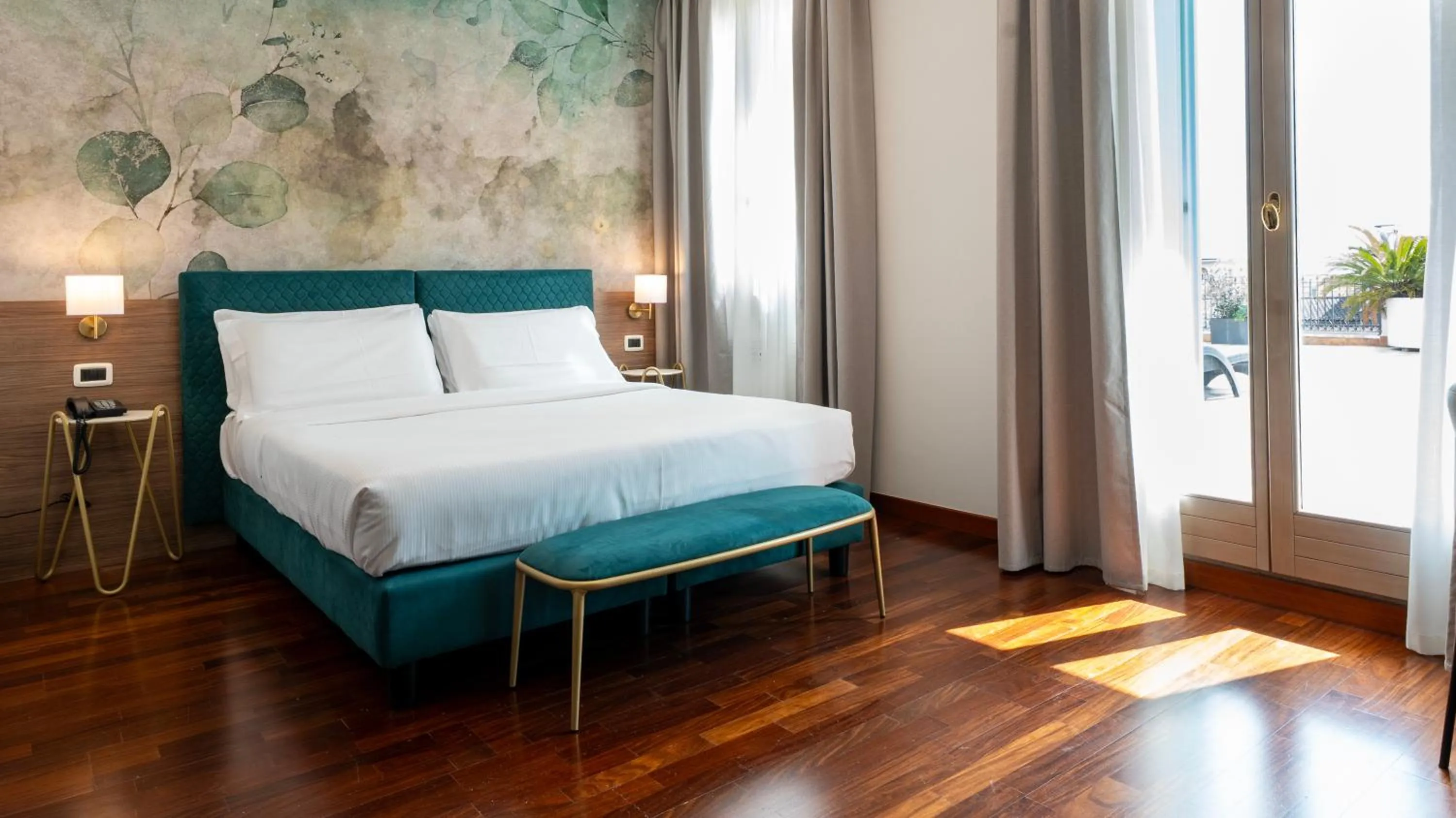 Bedroom, Bed in Gardone Palace Hotel