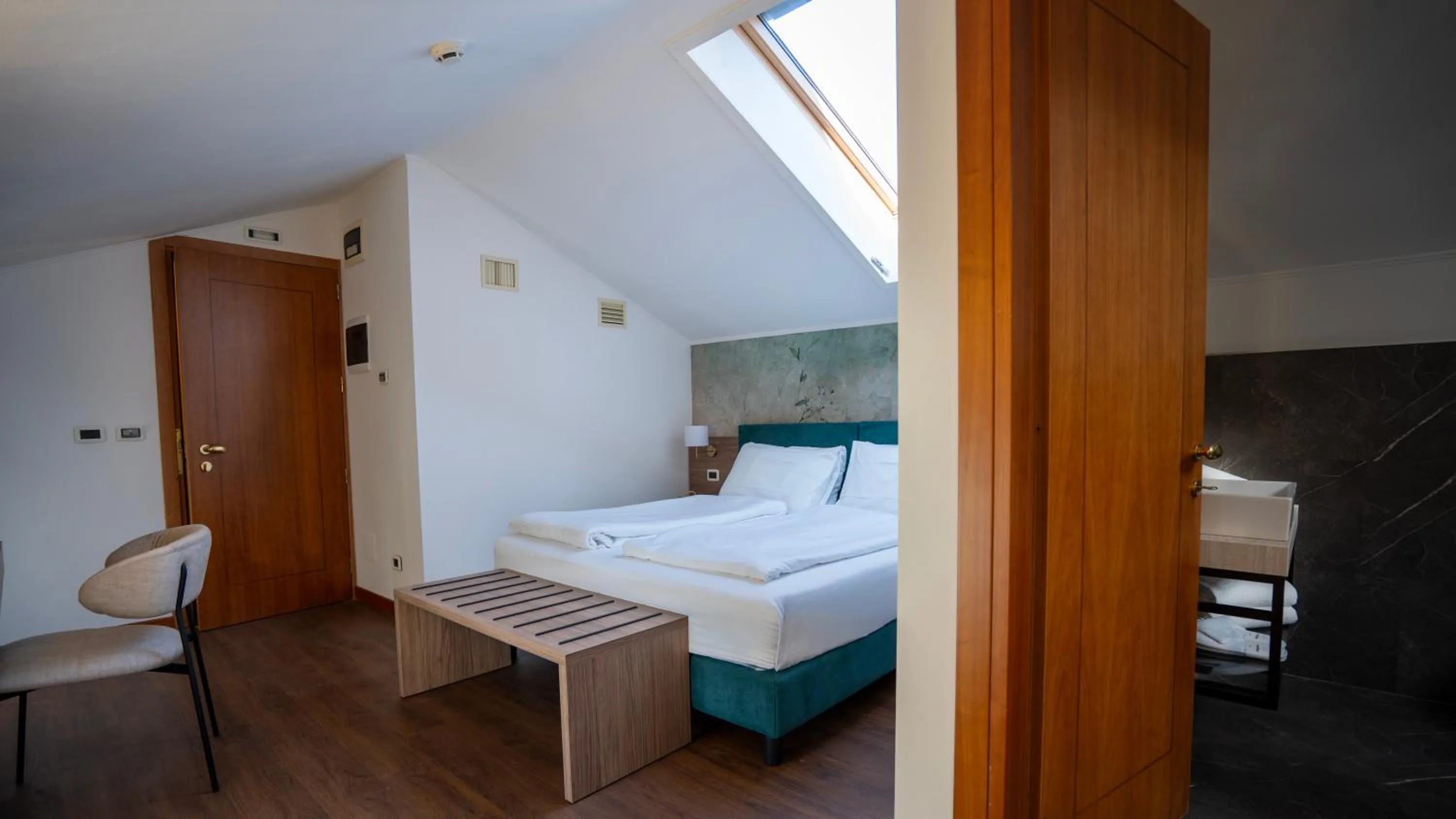 Bedroom, Bed in Gardone Palace Hotel