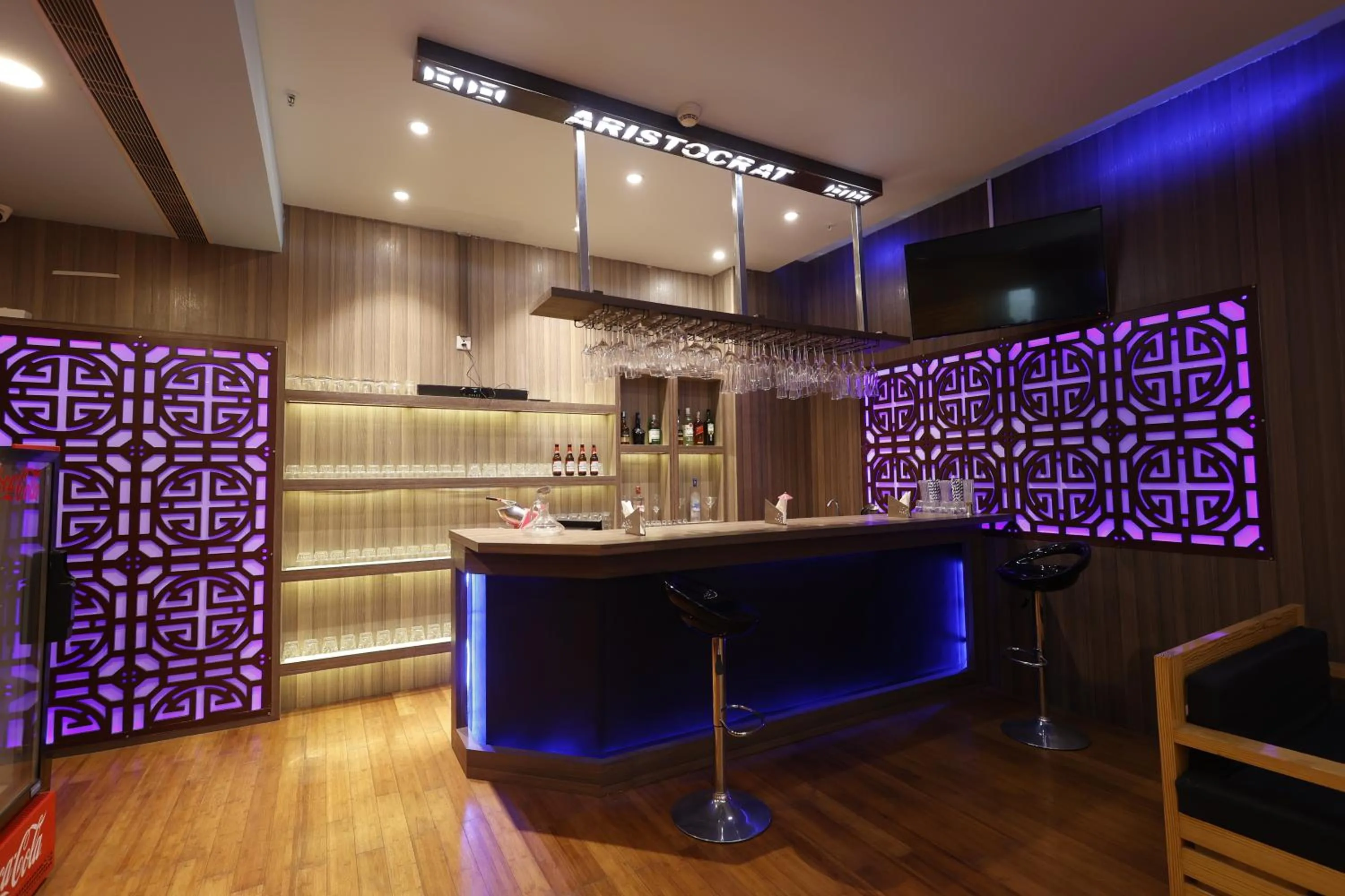 Lounge or bar in Aristocrat Hotel, New Town, Kolkata