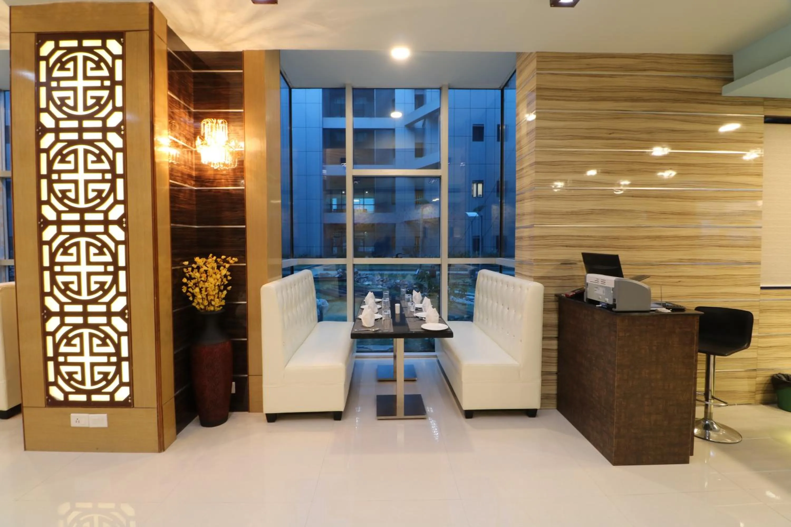 Restaurant/places to eat in Aristocrat Hotel, New Town, Kolkata