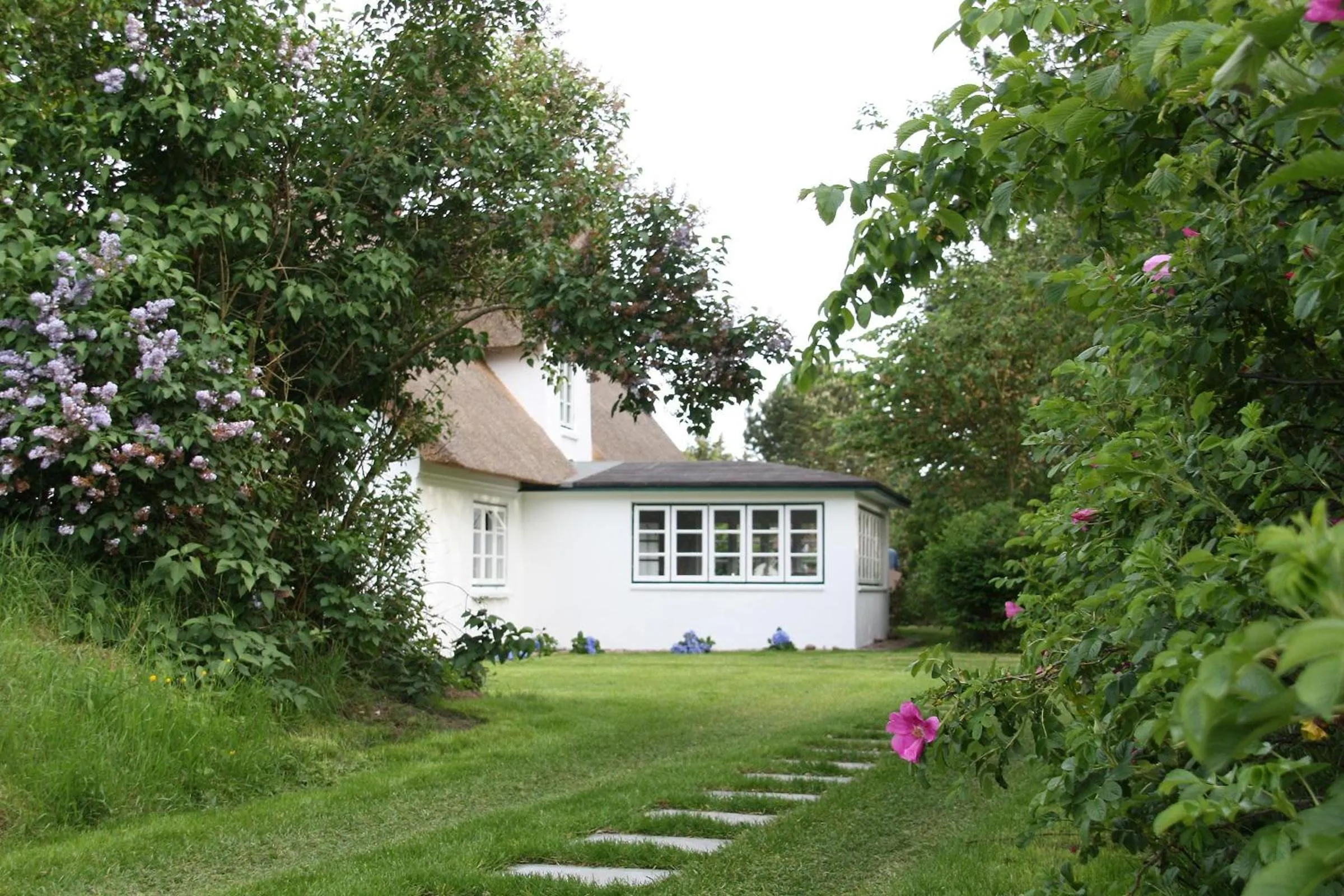 Facade/entrance in Friesenhaus Amrum Friesenhaushälfte *Hommelkasche*