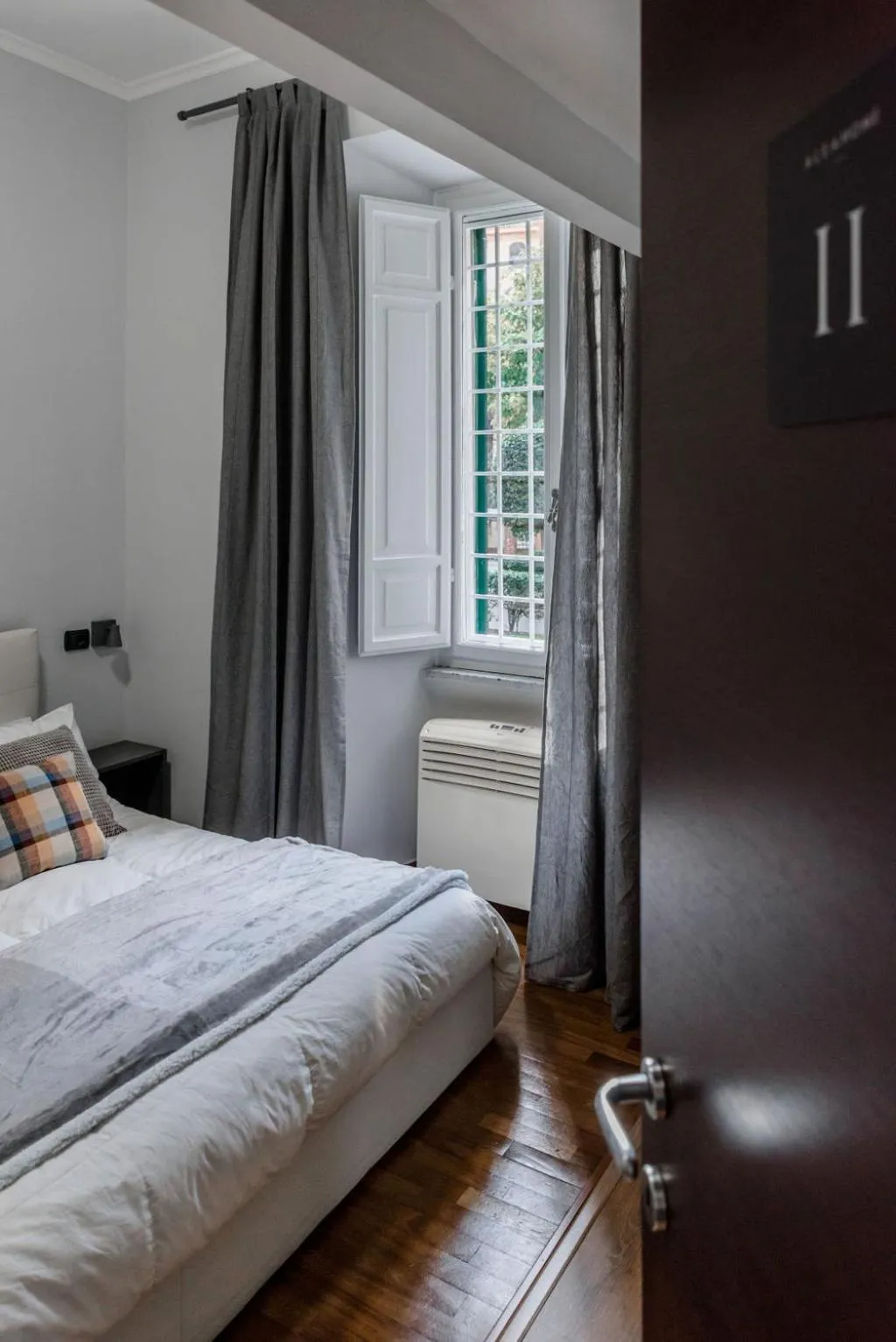 Bed in Alea Home Roma