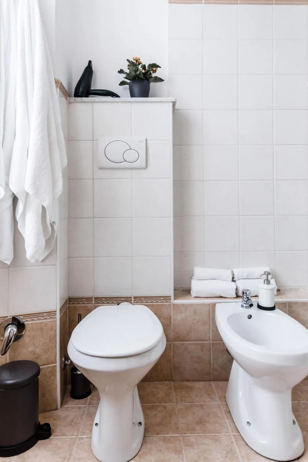 Toilet in Alea Home Roma